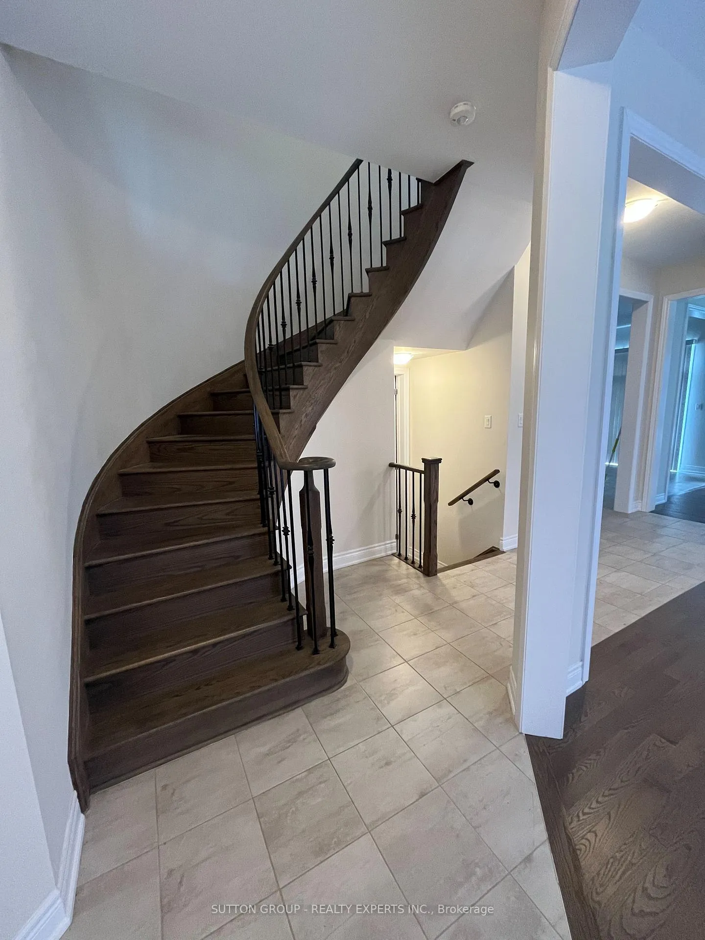 Photo 5 of 89 Morningside Drive, Halton Hills, Georgetown — HOMEH