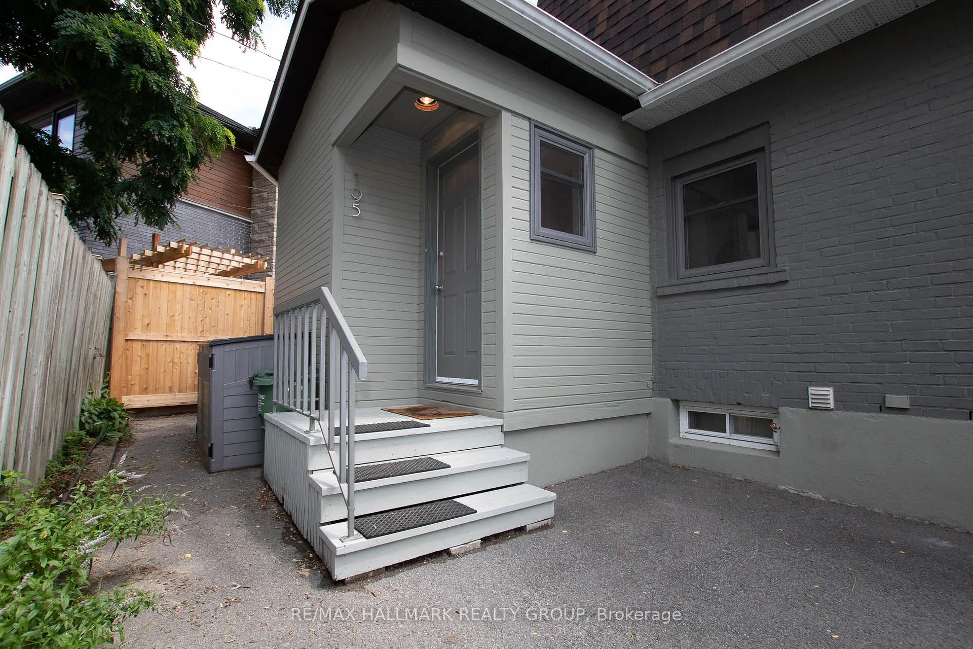 Photo 3 of 195 Springfield Road, Ottawa, Lindenlea — HOMEH