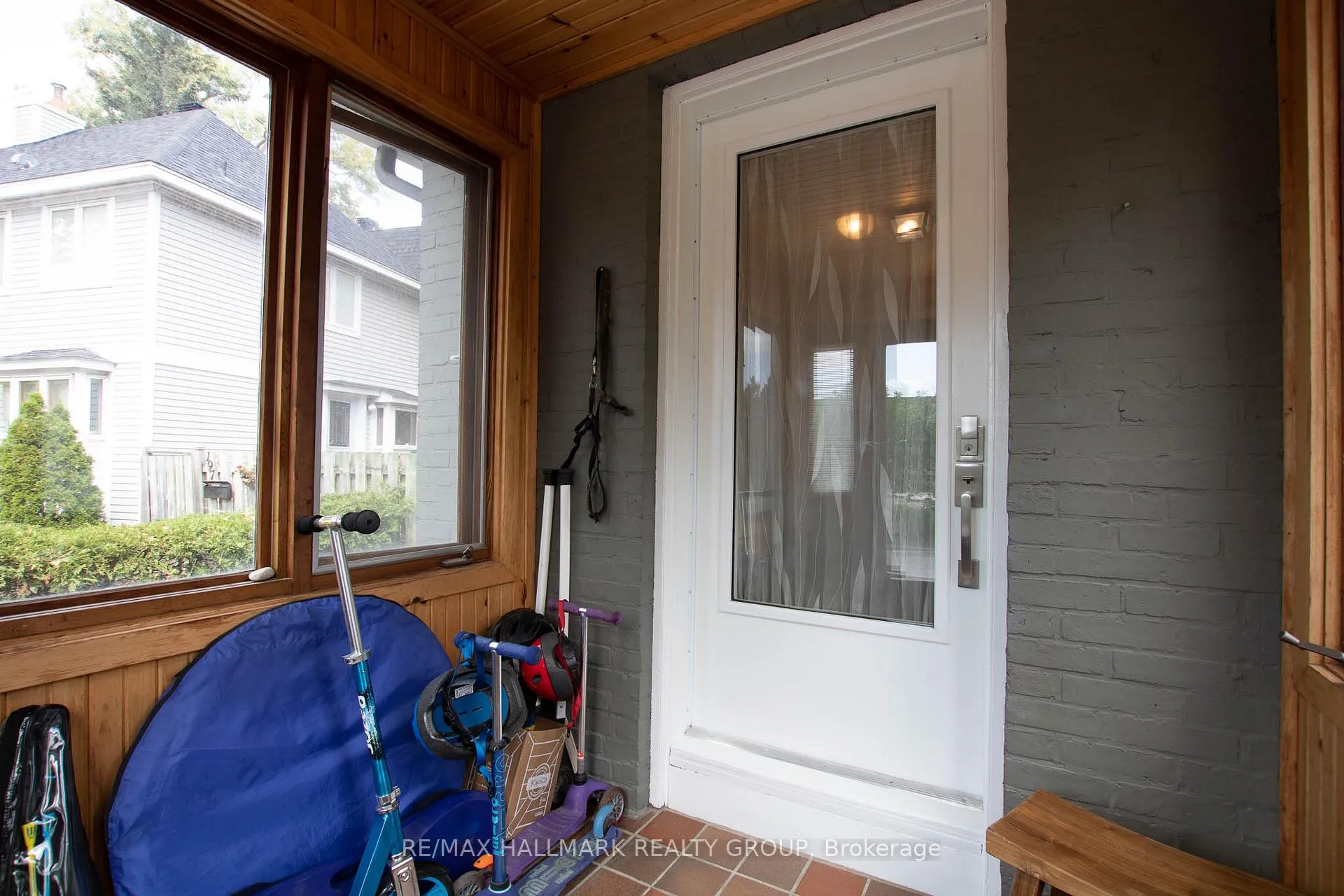 Photo 4 of 195 Springfield Road, Ottawa, Lindenlea — HOMEH