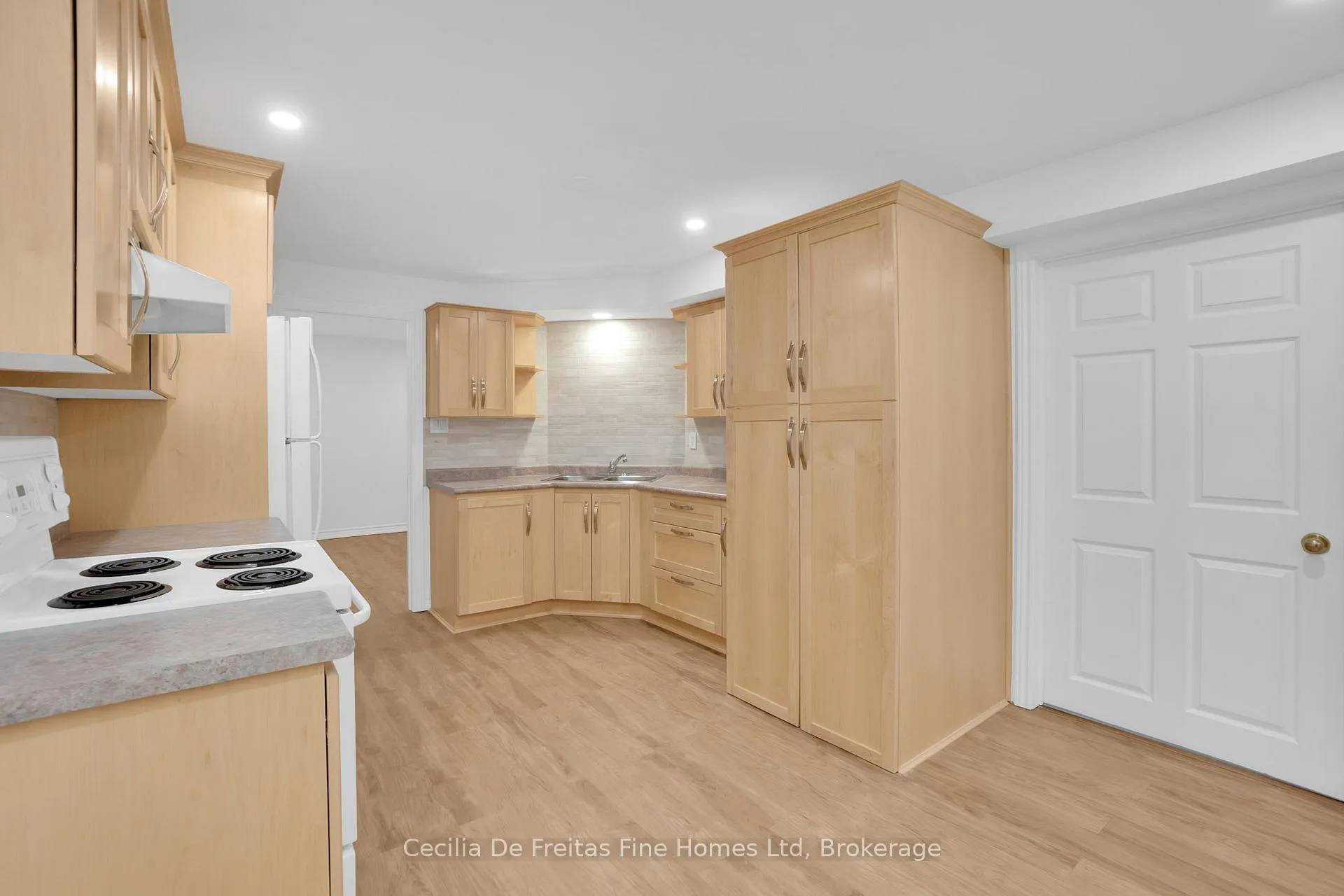 Front of Unit Bsmt, 40 Venetian Crescent