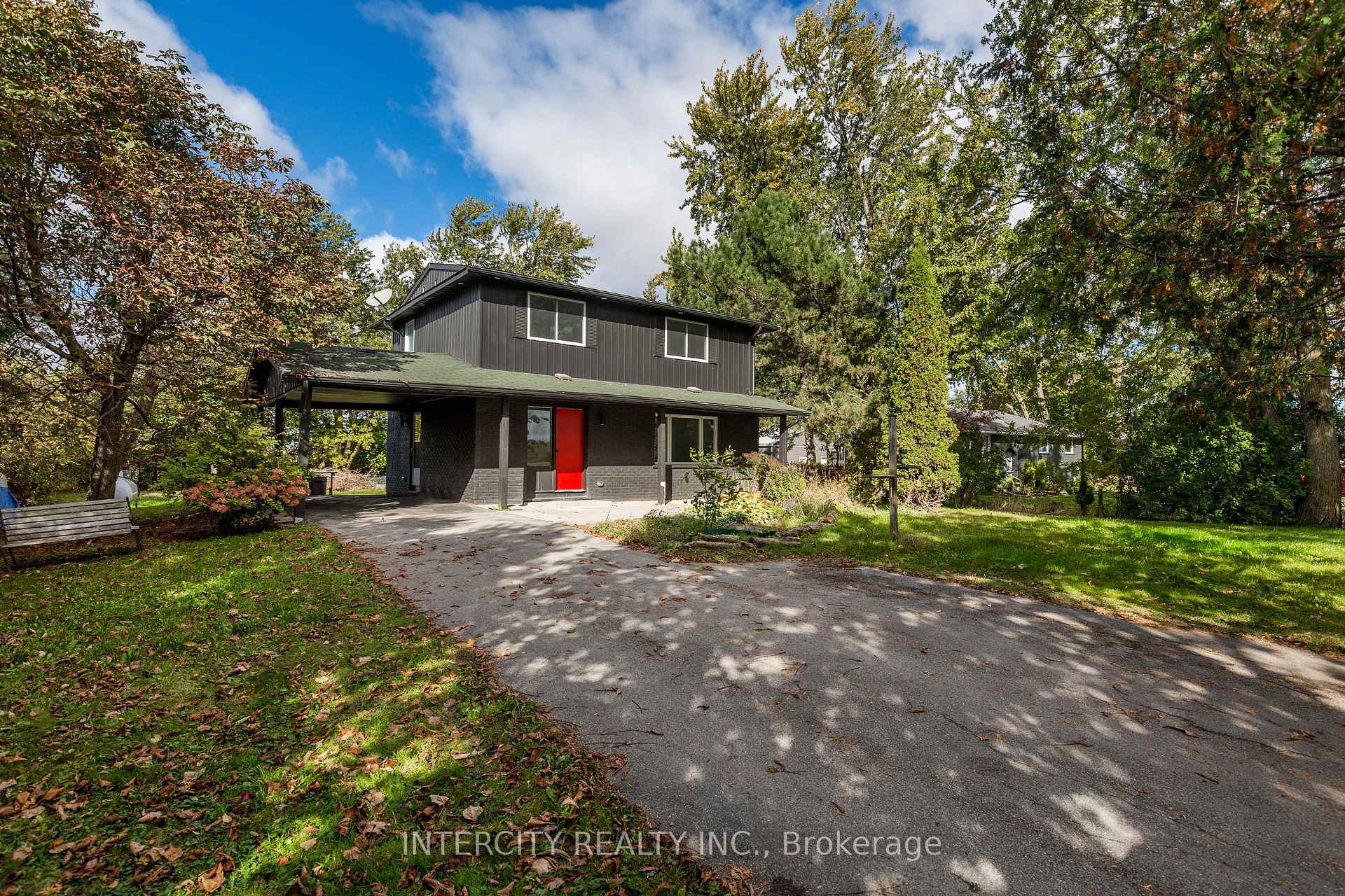 Front of 4806 5th Side Road