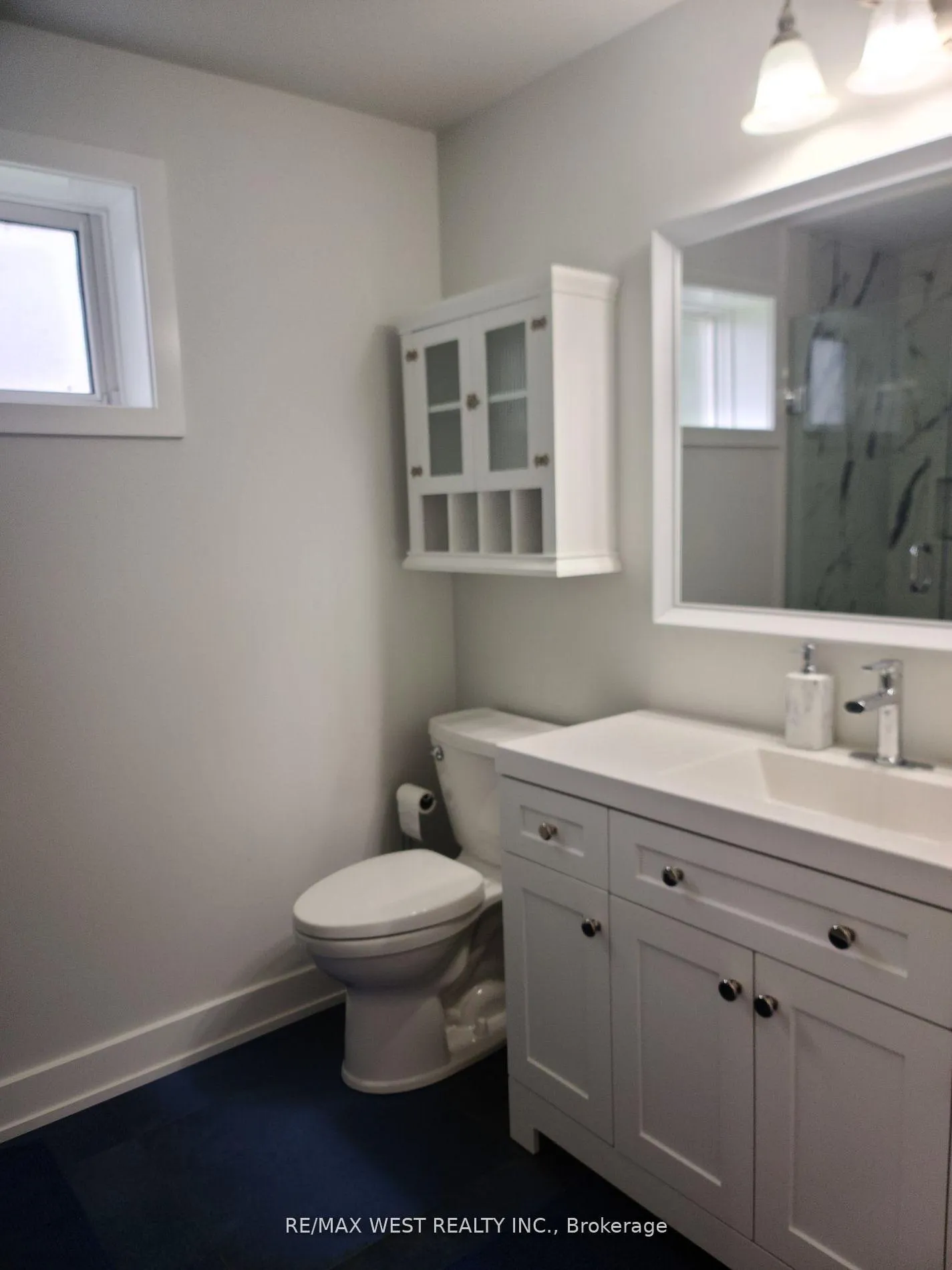 Photo 3 of 16 Stocco Court, Vaughan, West Woodbridge — HOMEH
