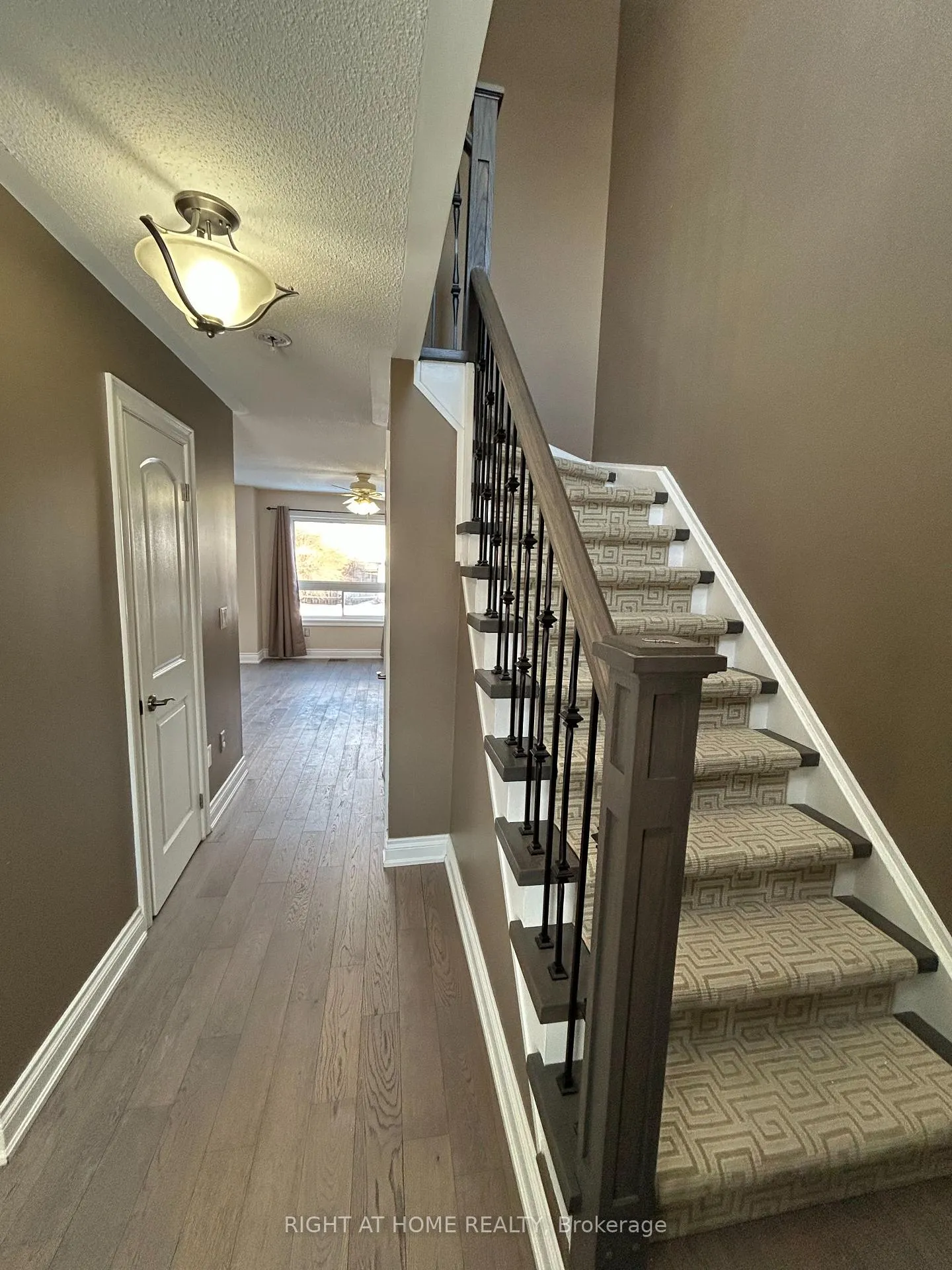 Photo 9 of 15 Allworth Crescent, Clarington, Bowmanville — HOMEH