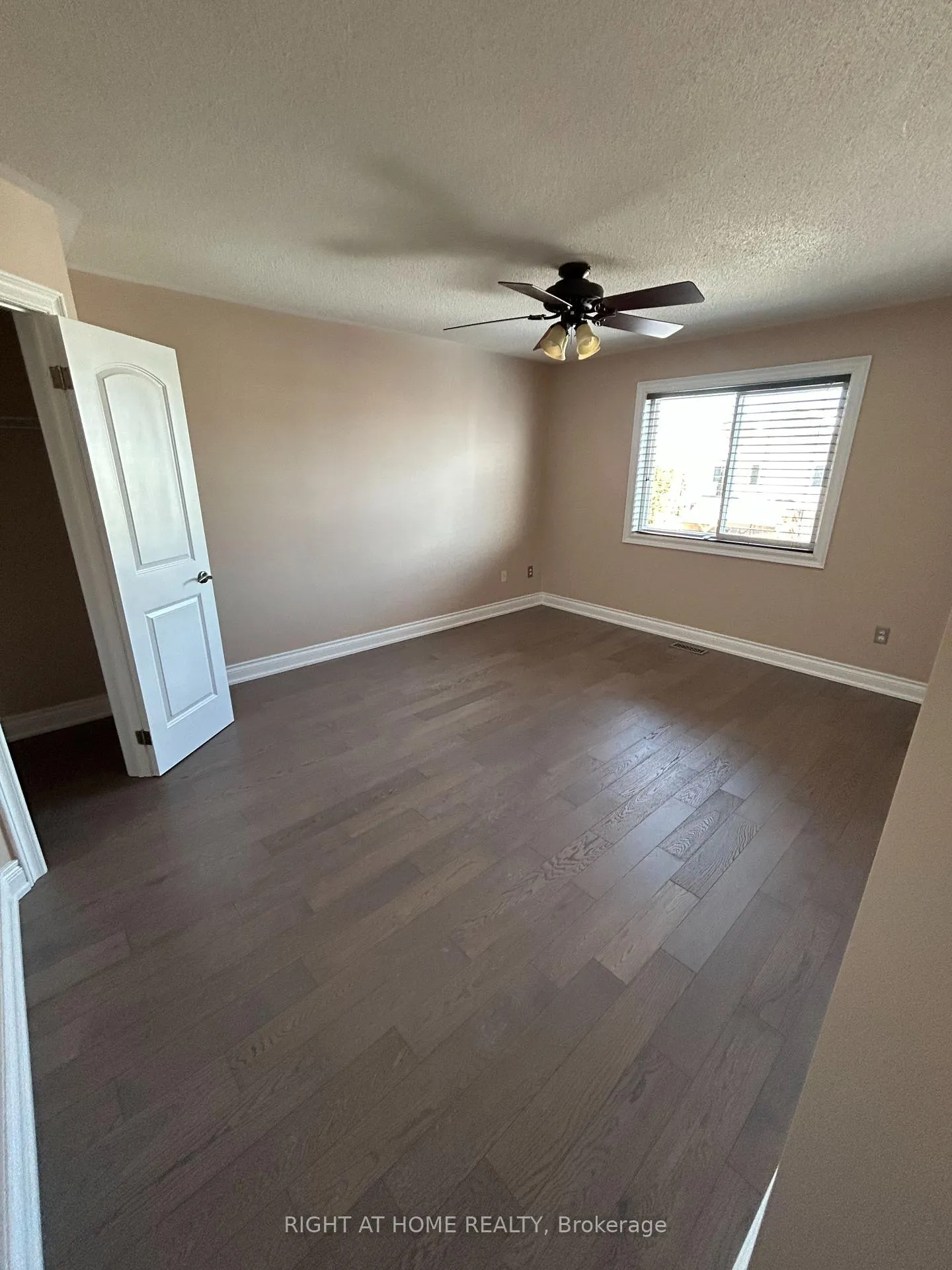 Photo 10 of 15 Allworth Crescent, Clarington, Bowmanville — HOMEH
