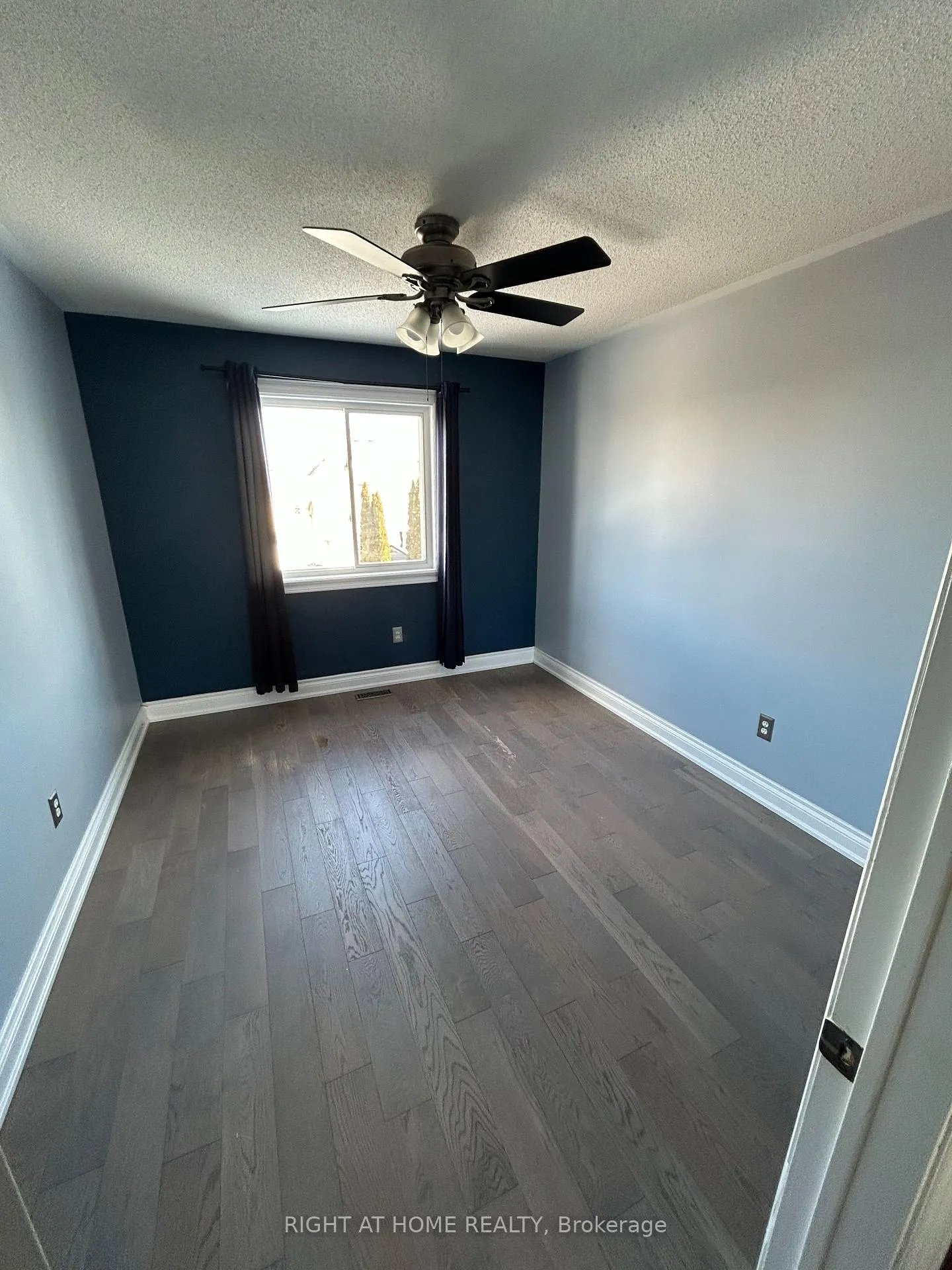 Photo 13 of 15 Allworth Crescent, Clarington, Bowmanville — HOMEH