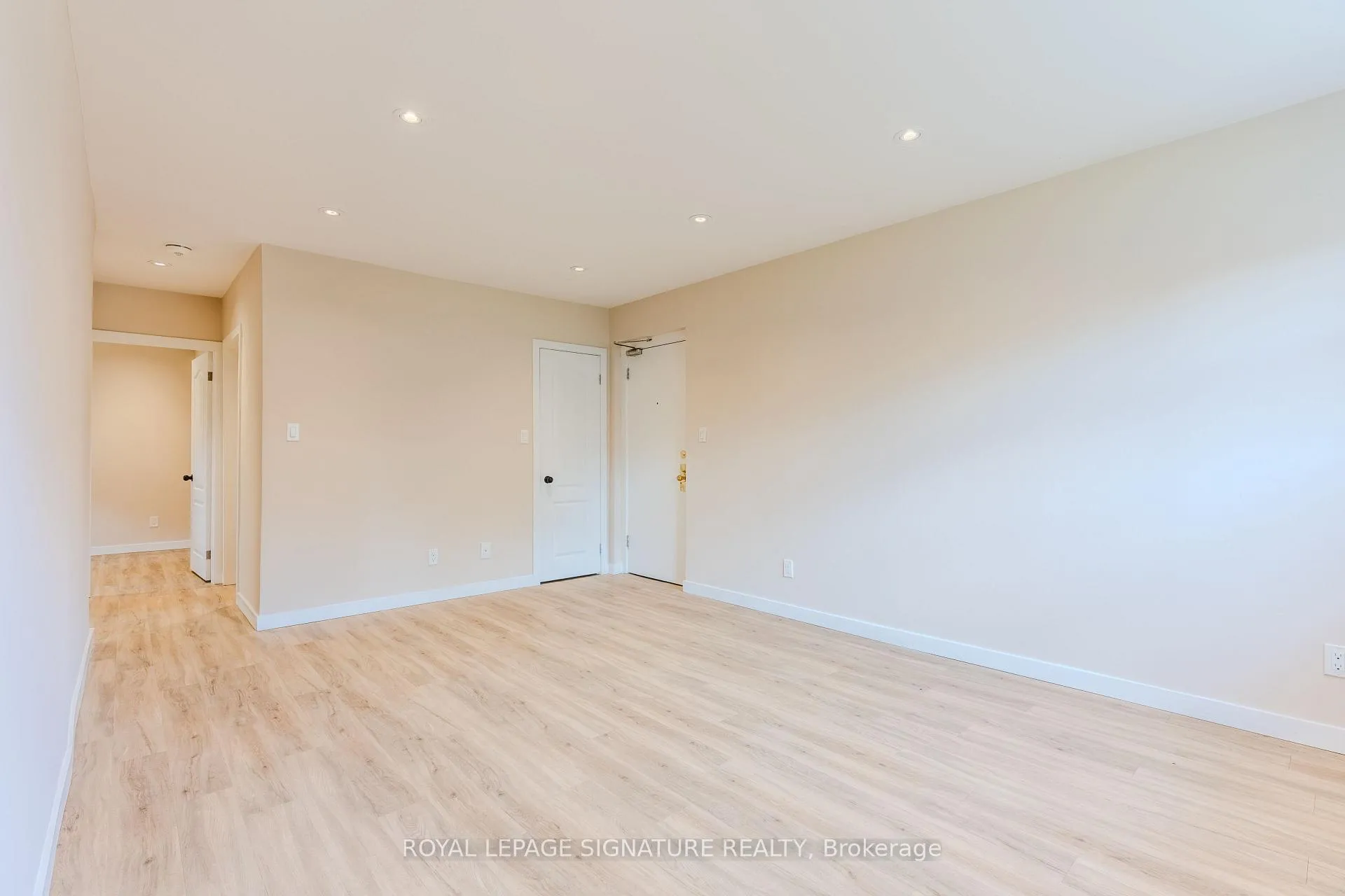 Photo 4 of Unit 2, 1 Hassard Avenue, Toronto, East York — HOMEH