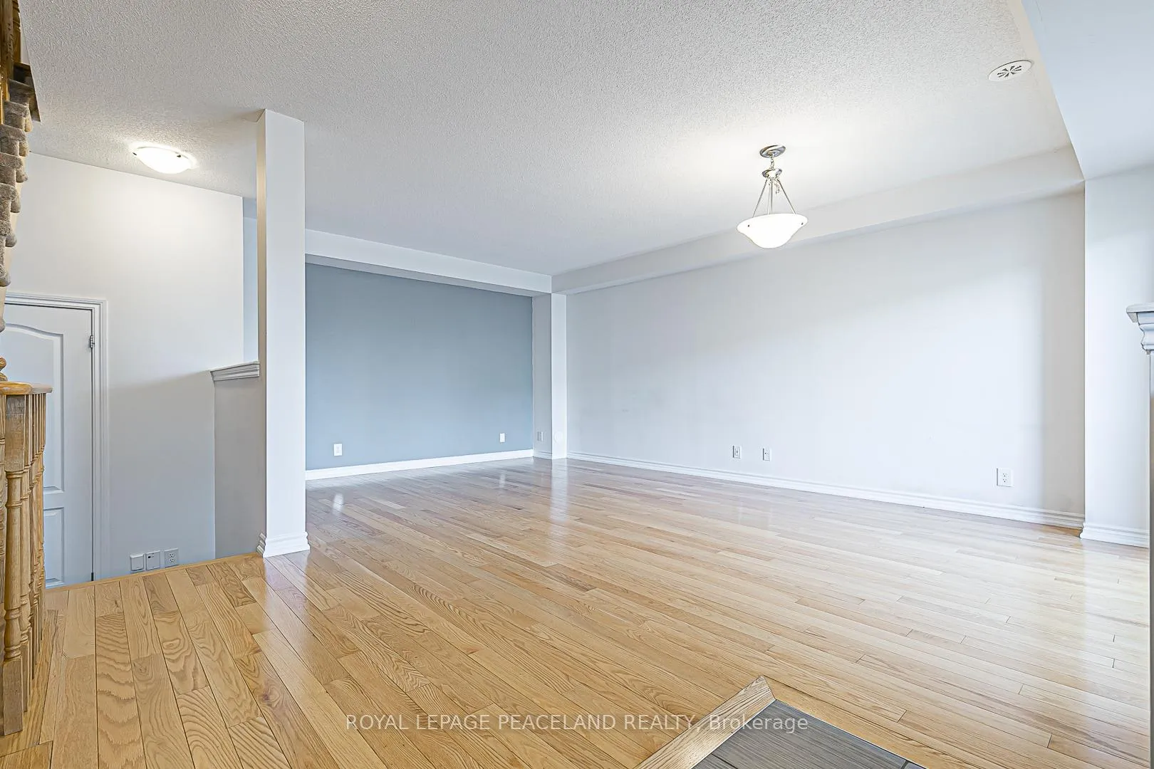 Photo 6 of 61 Tabaret Crescent, Oshawa, Windfields — HOMEH