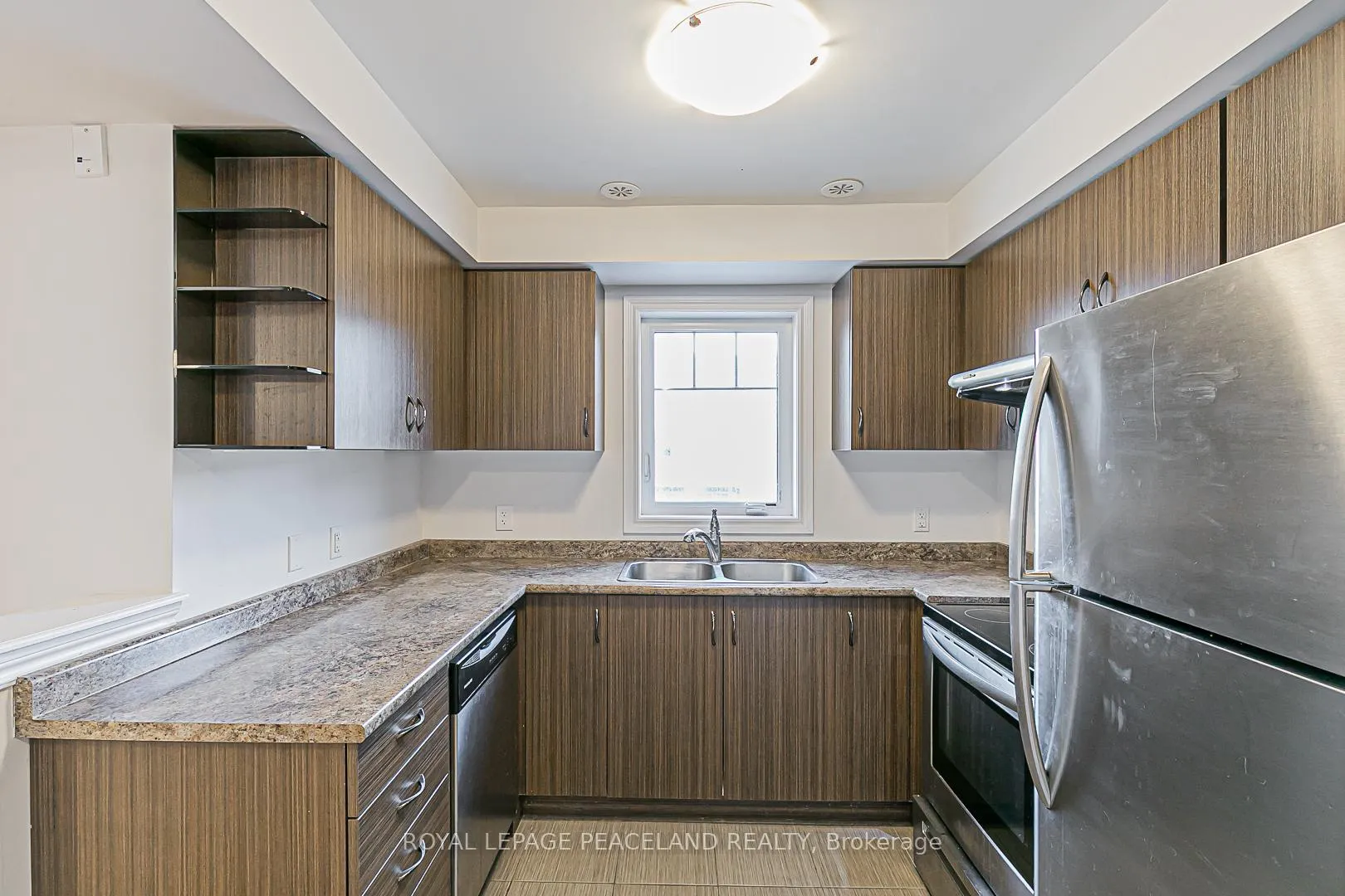 Photo 14 of 61 Tabaret Crescent, Oshawa, Windfields — HOMEH