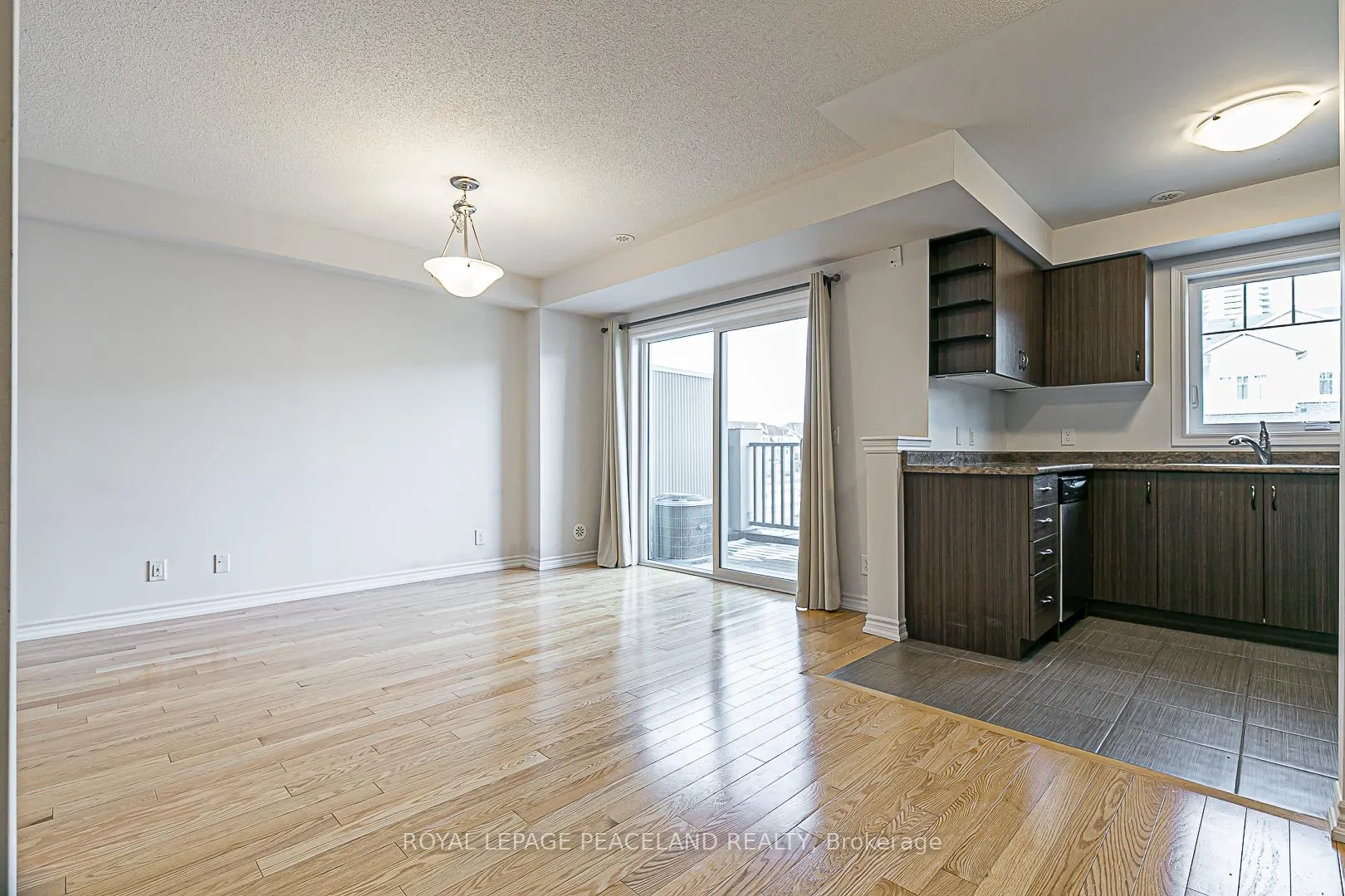 Photo 16 of 61 Tabaret Crescent, Oshawa, Windfields — HOMEH