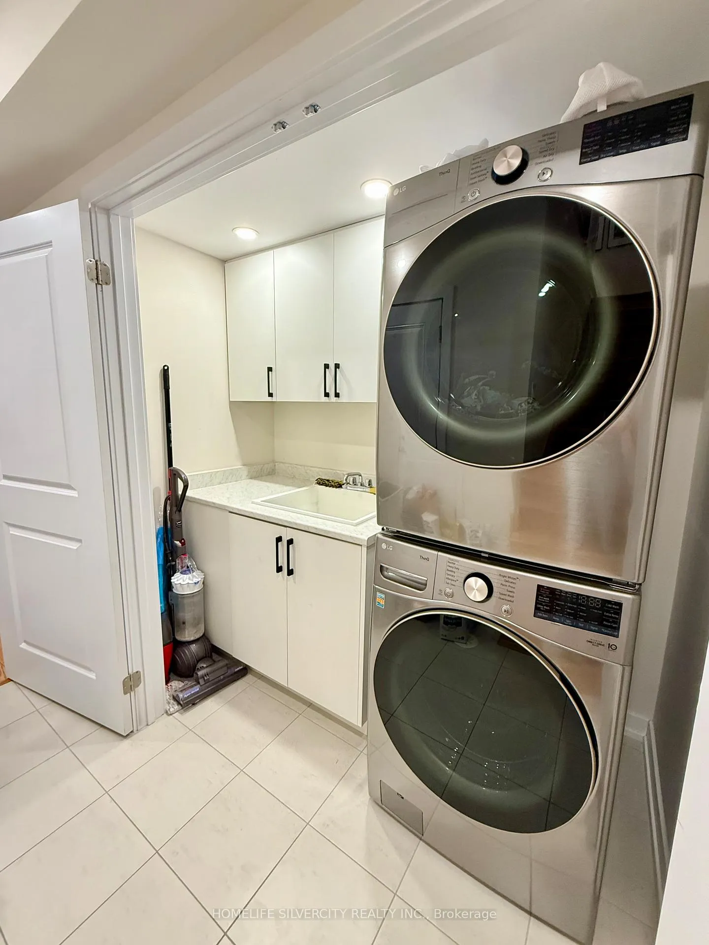 Photo 6 of 42 Chiffon Street, Vaughan, Steeles West Industrial — HOMEH