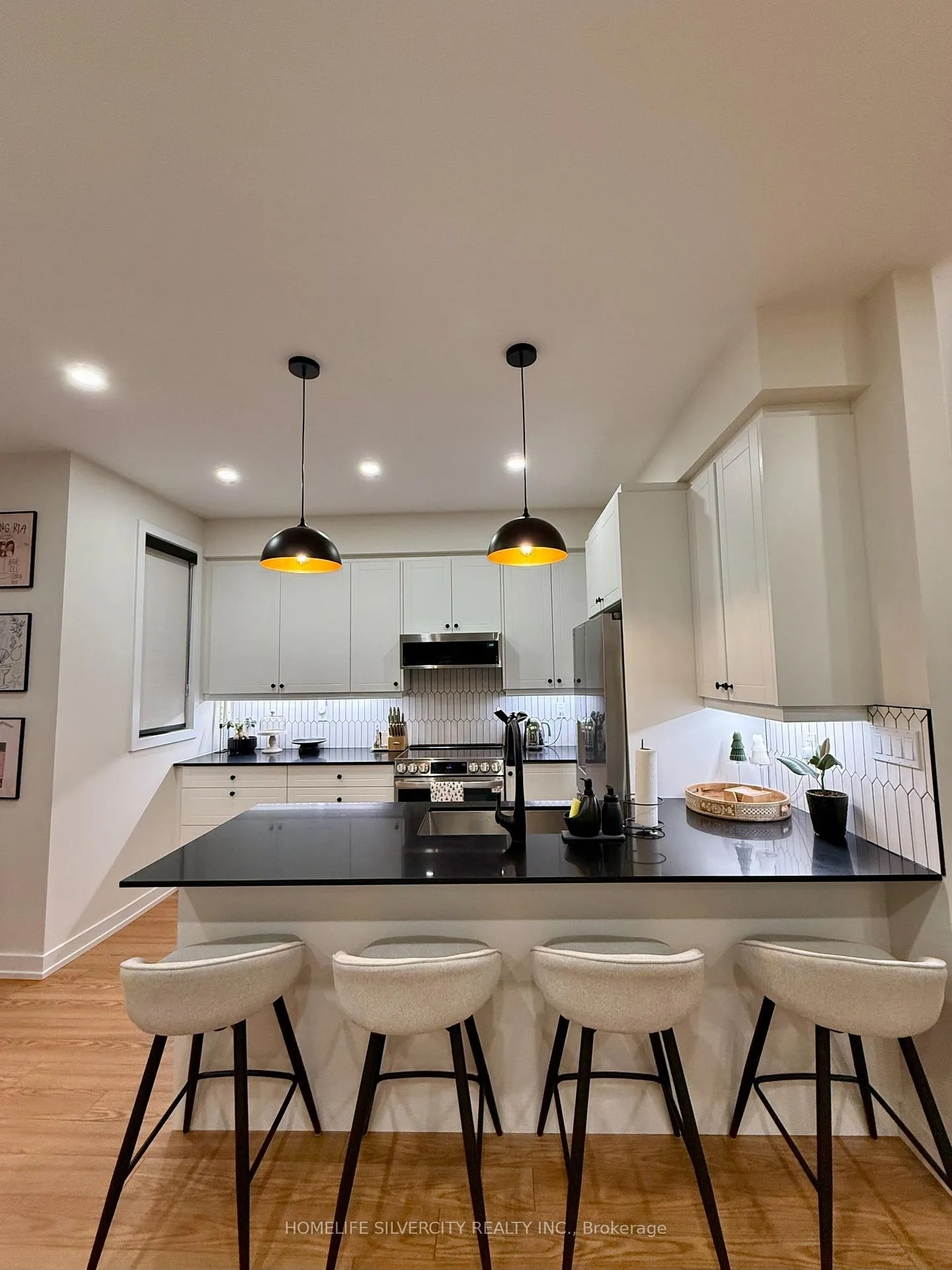 Photo 8 of 42 Chiffon Street, Vaughan, Steeles West Industrial — HOMEH