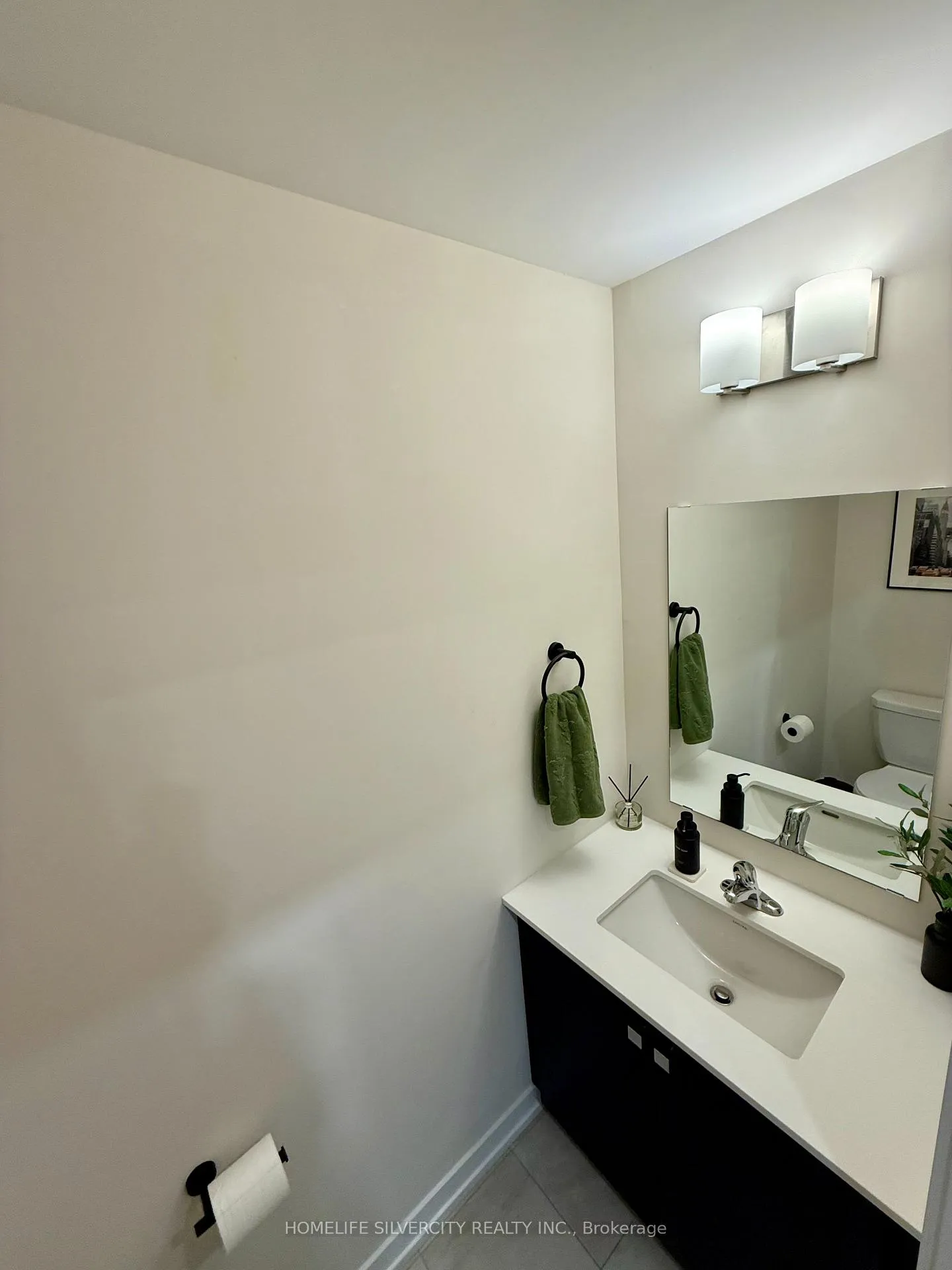Photo 11 of 42 Chiffon Street, Vaughan, Steeles West Industrial — HOMEH