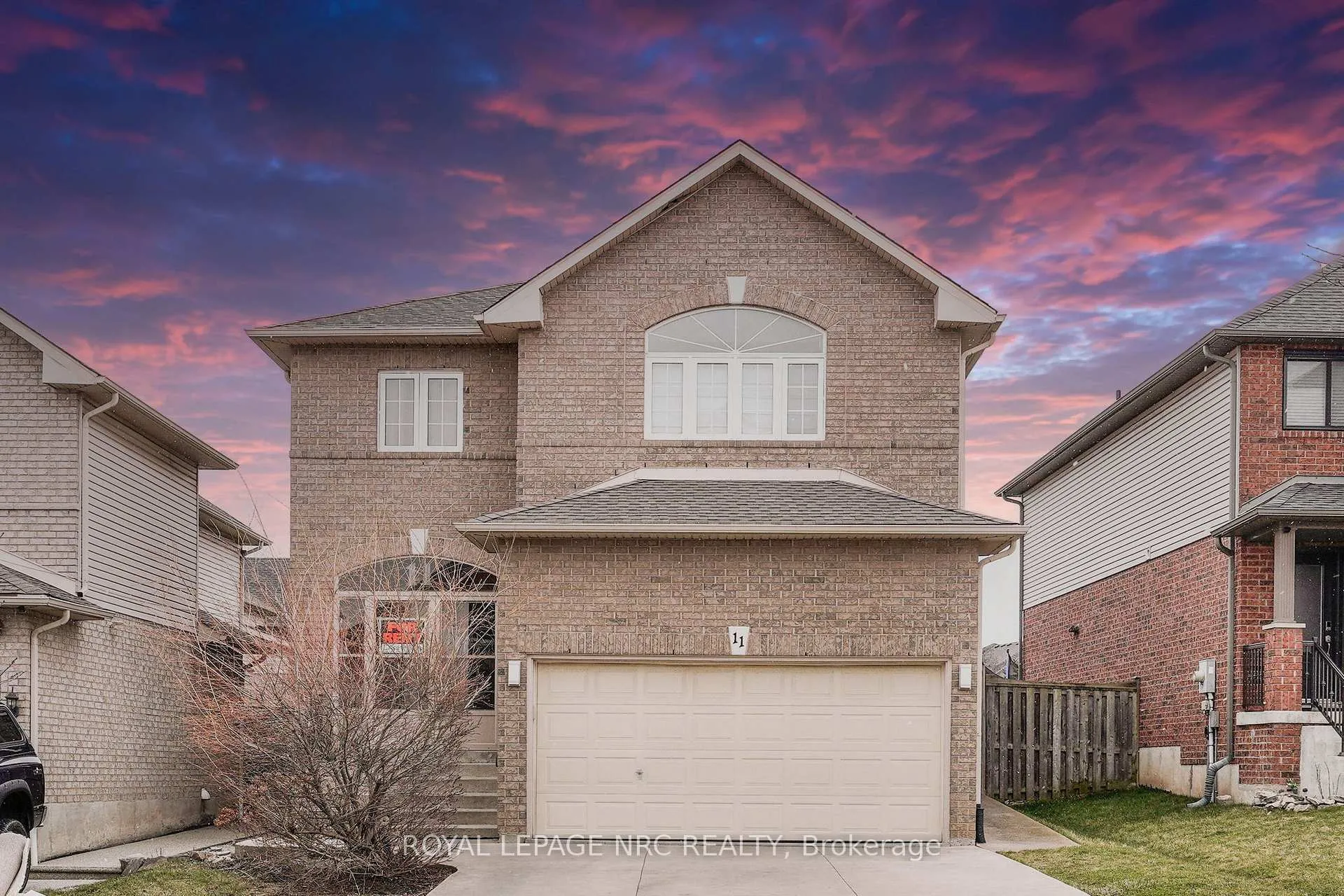 Front of Unit Upper, 11 Meadow Wood Crescent