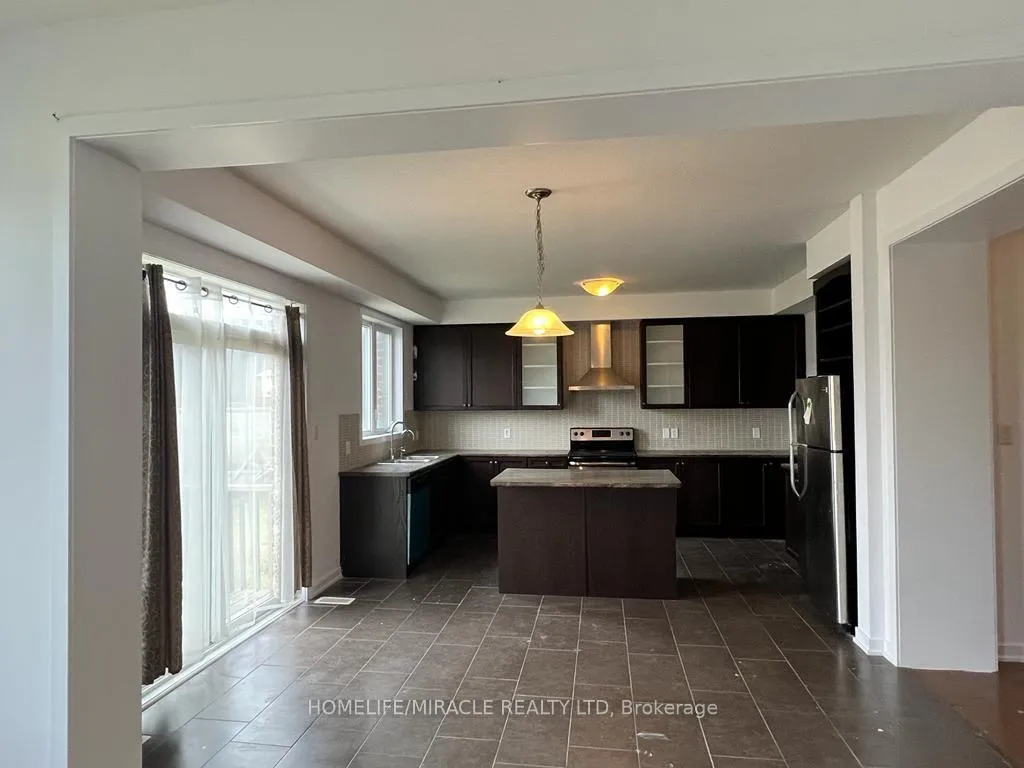 Photo 4 of 226 Crafter Crescent, Hamilton, Stoney Creek Mountain — HOMEH