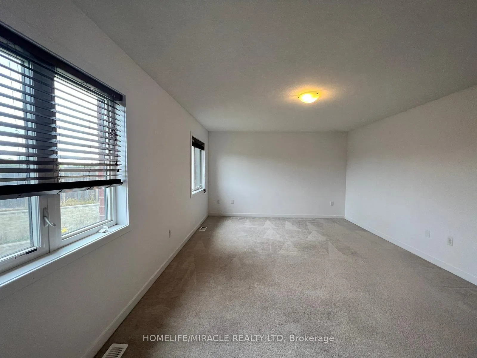 Photo 5 of 226 Crafter Crescent, Hamilton, Stoney Creek Mountain — HOMEH