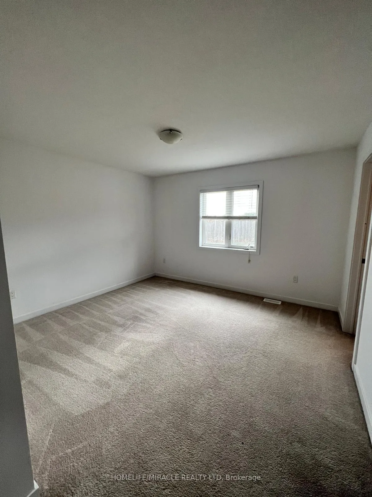 Photo 10 of 226 Crafter Crescent, Hamilton, Stoney Creek Mountain — HOMEH