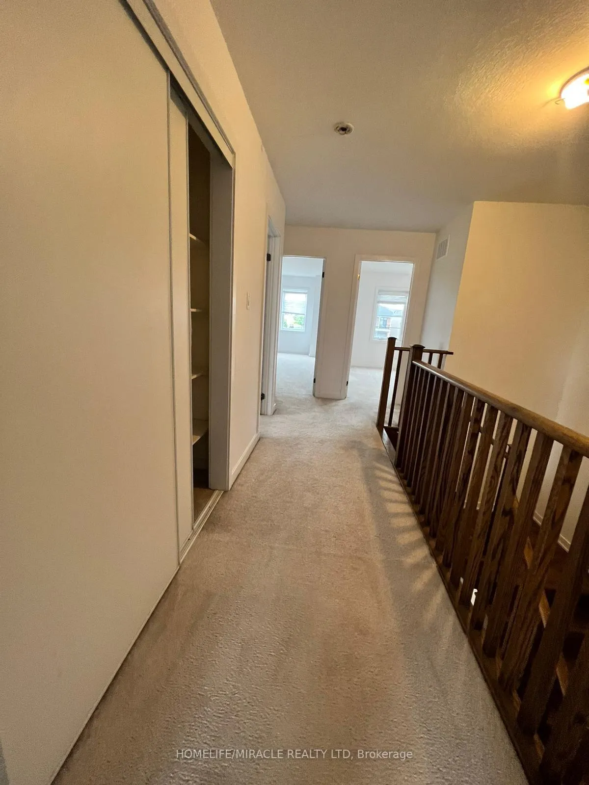 Photo 12 of 226 Crafter Crescent, Hamilton, Stoney Creek Mountain — HOMEH