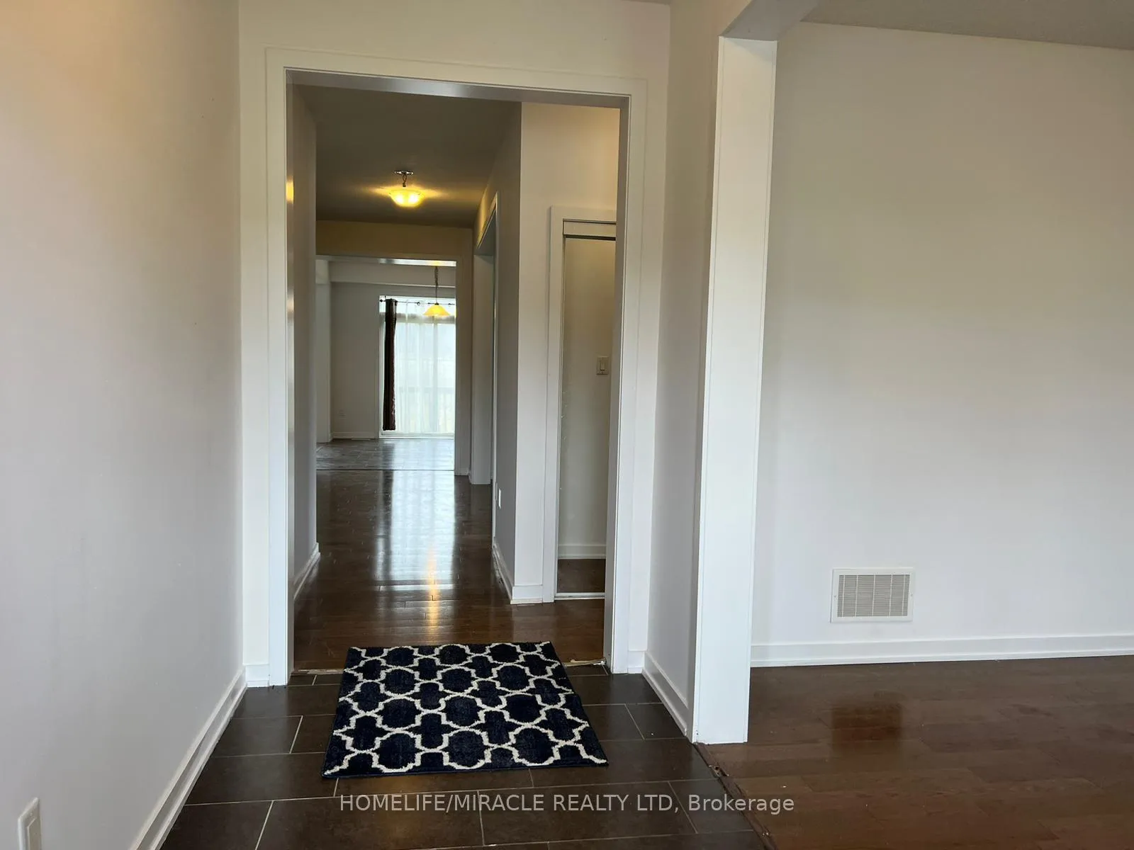 Photo 14 of 226 Crafter Crescent, Hamilton, Stoney Creek Mountain — HOMEH