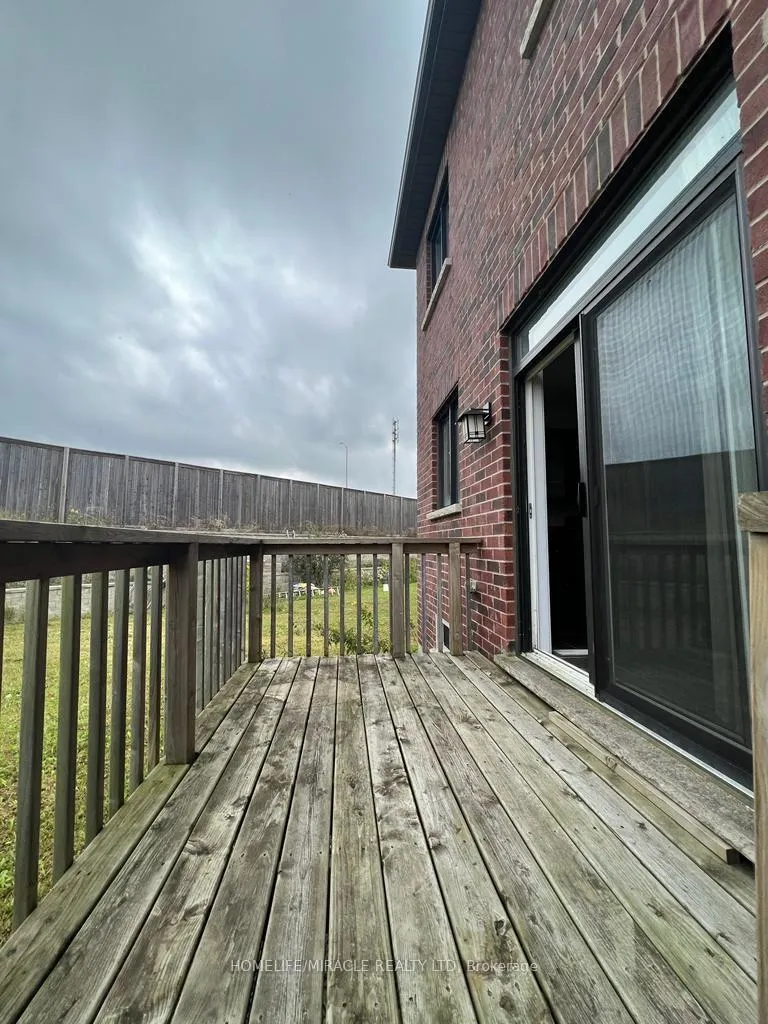 Photo 16 of 226 Crafter Crescent, Hamilton, Stoney Creek Mountain — HOMEH