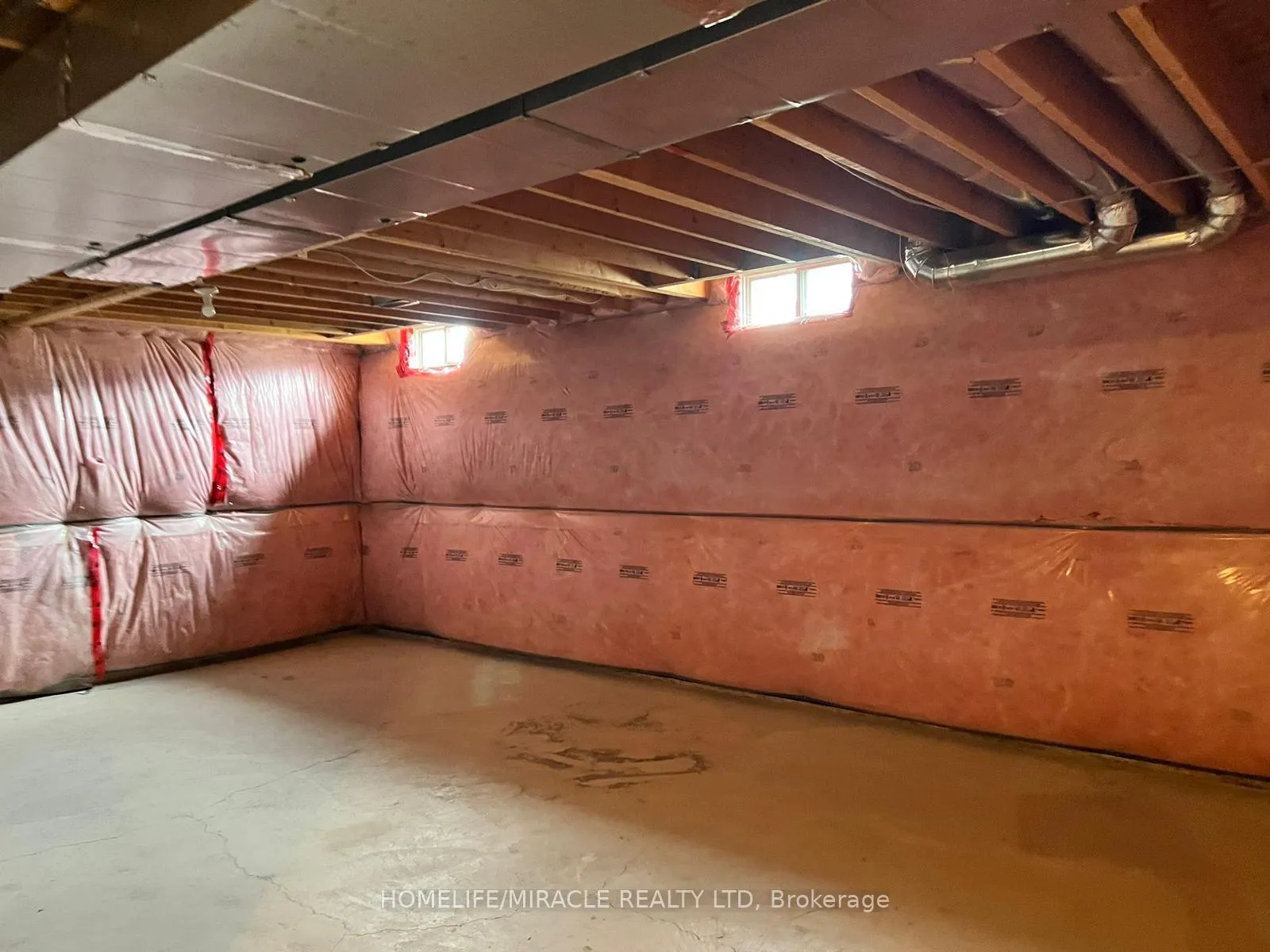 Photo 18 of 226 Crafter Crescent, Hamilton, Stoney Creek Mountain — HOMEH