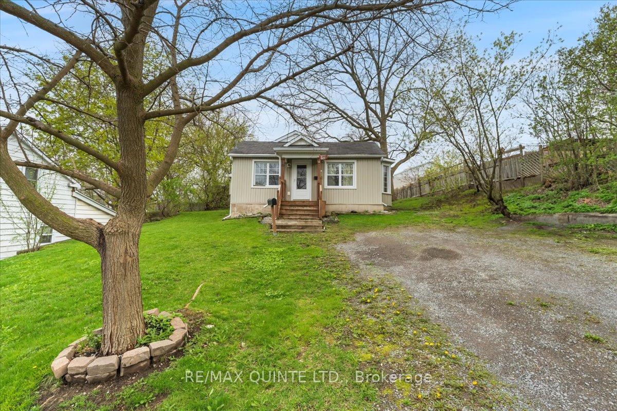 Photo 2 of 10 Grier Street, Belleville, Belleville Ward — HOMEH