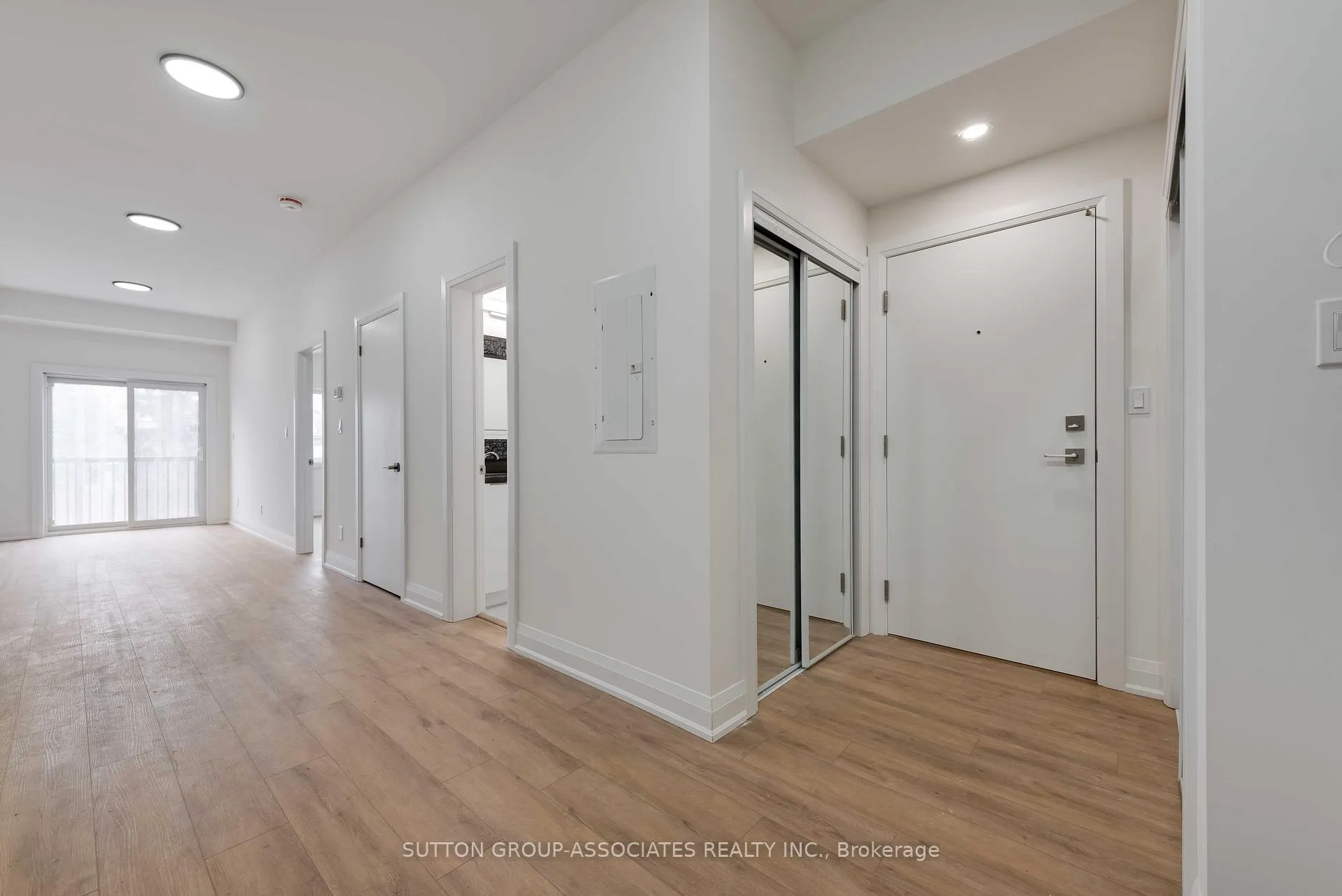 Photo 2 of Unit 3B, 782A St Clair Avenue W, Toronto, Oakwood Village — HOMEH