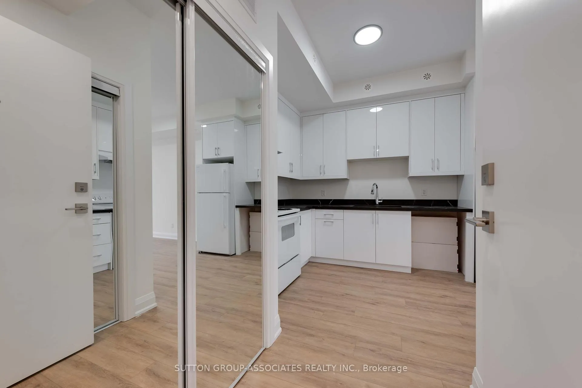Photo 3 of Unit 3B, 782A St Clair Avenue W, Toronto, Oakwood Village — HOMEH