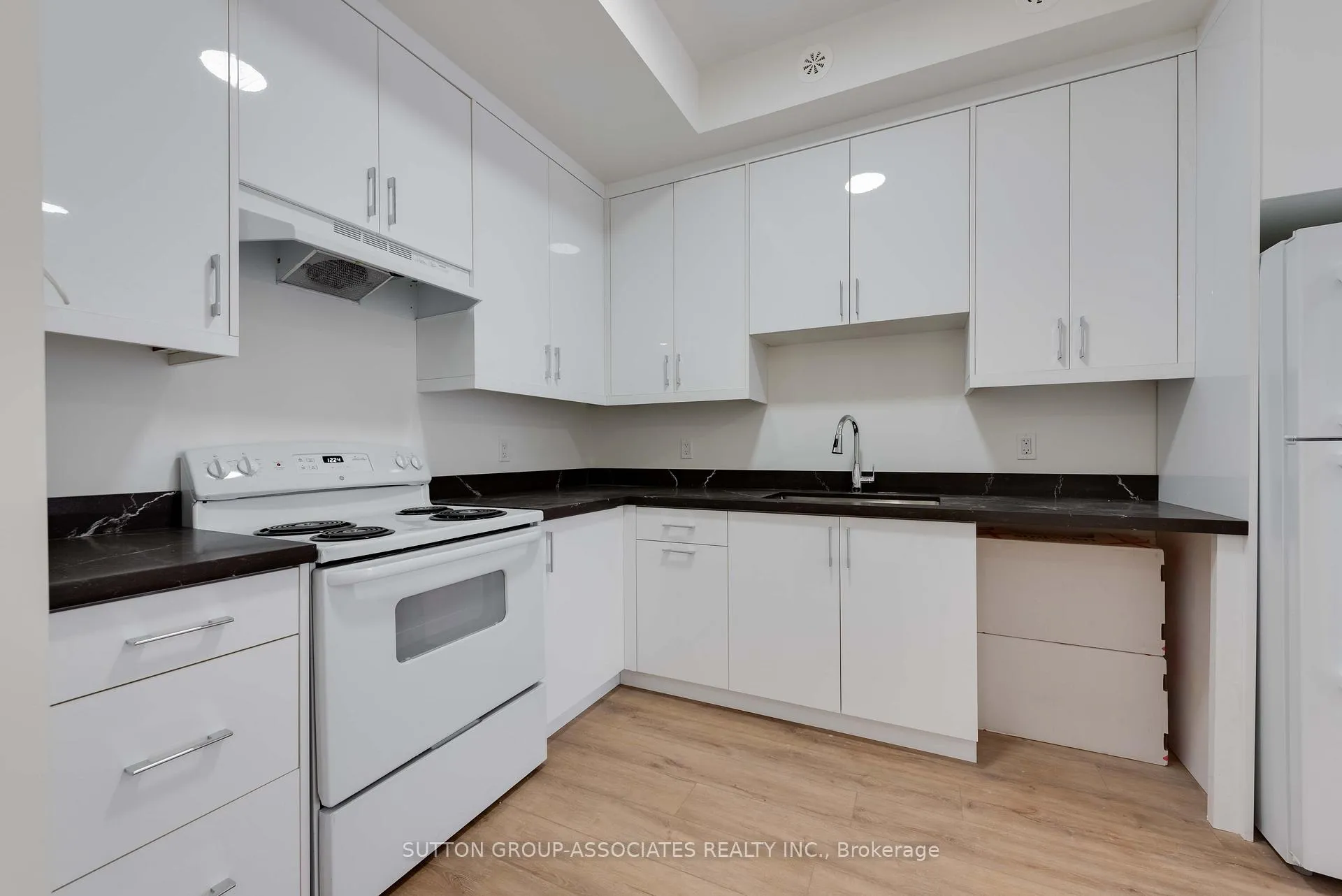 Photo 4 of Unit 3B, 782A St Clair Avenue W, Toronto, Oakwood Village — HOMEH