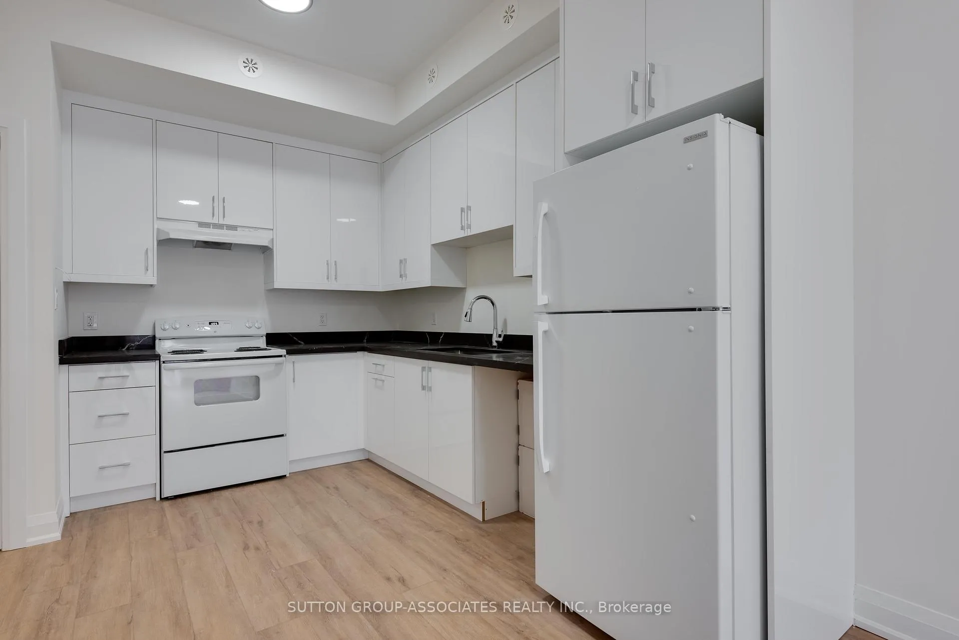 Photo 5 of Unit 3B, 782A St Clair Avenue W, Toronto, Oakwood Village — HOMEH