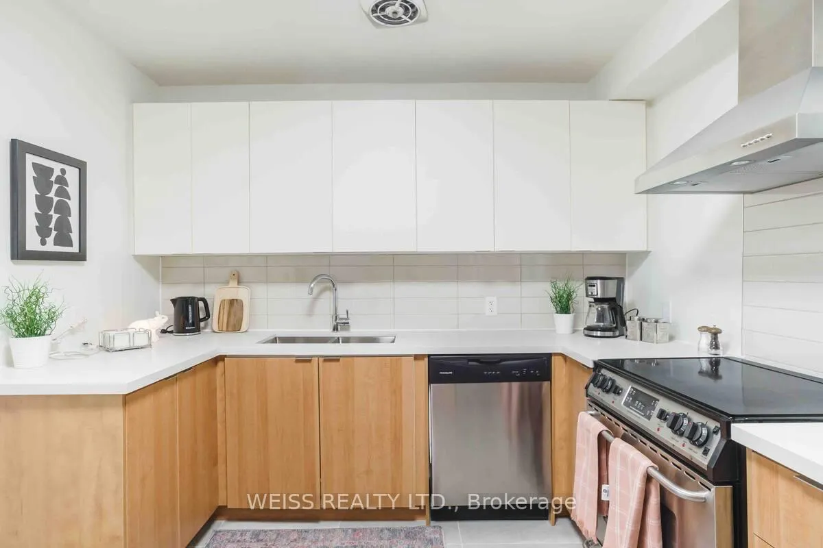 Photo 4 of 1770 Queen Street E, Toronto, The Beaches — HOMEH