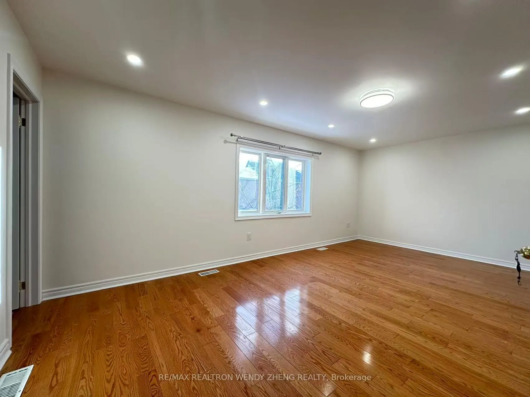 Photo 8 of 29 Libra Avenue, Richmond Hill, Rouge Woods — HOMEH