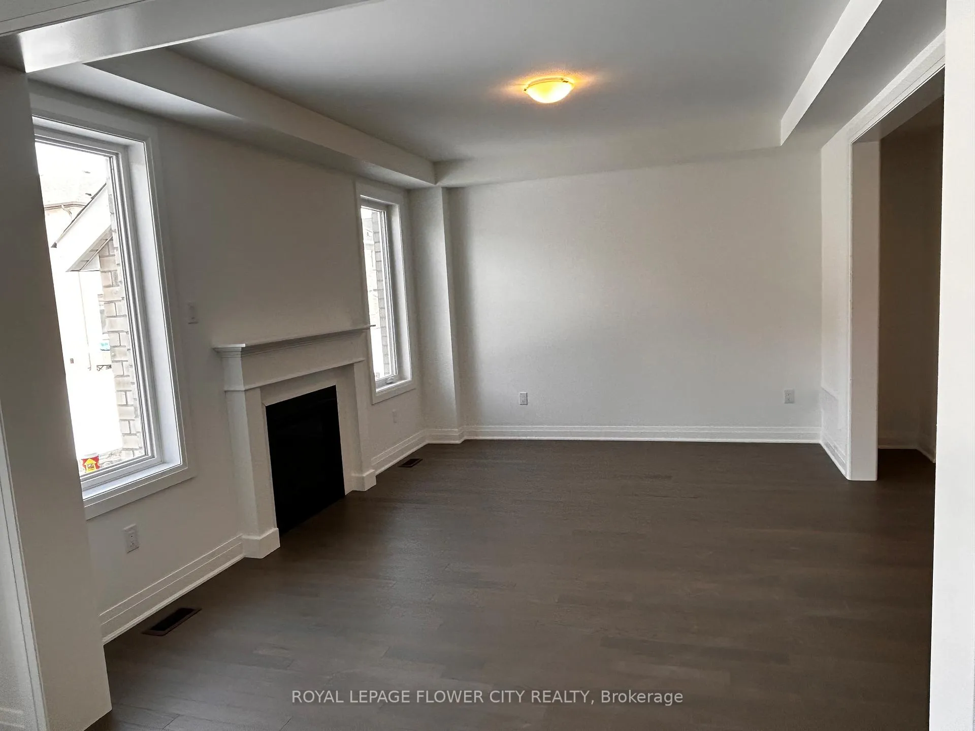 Photo 3 of 674 Mika Street E, Innisfil, Alcona — HOMEH