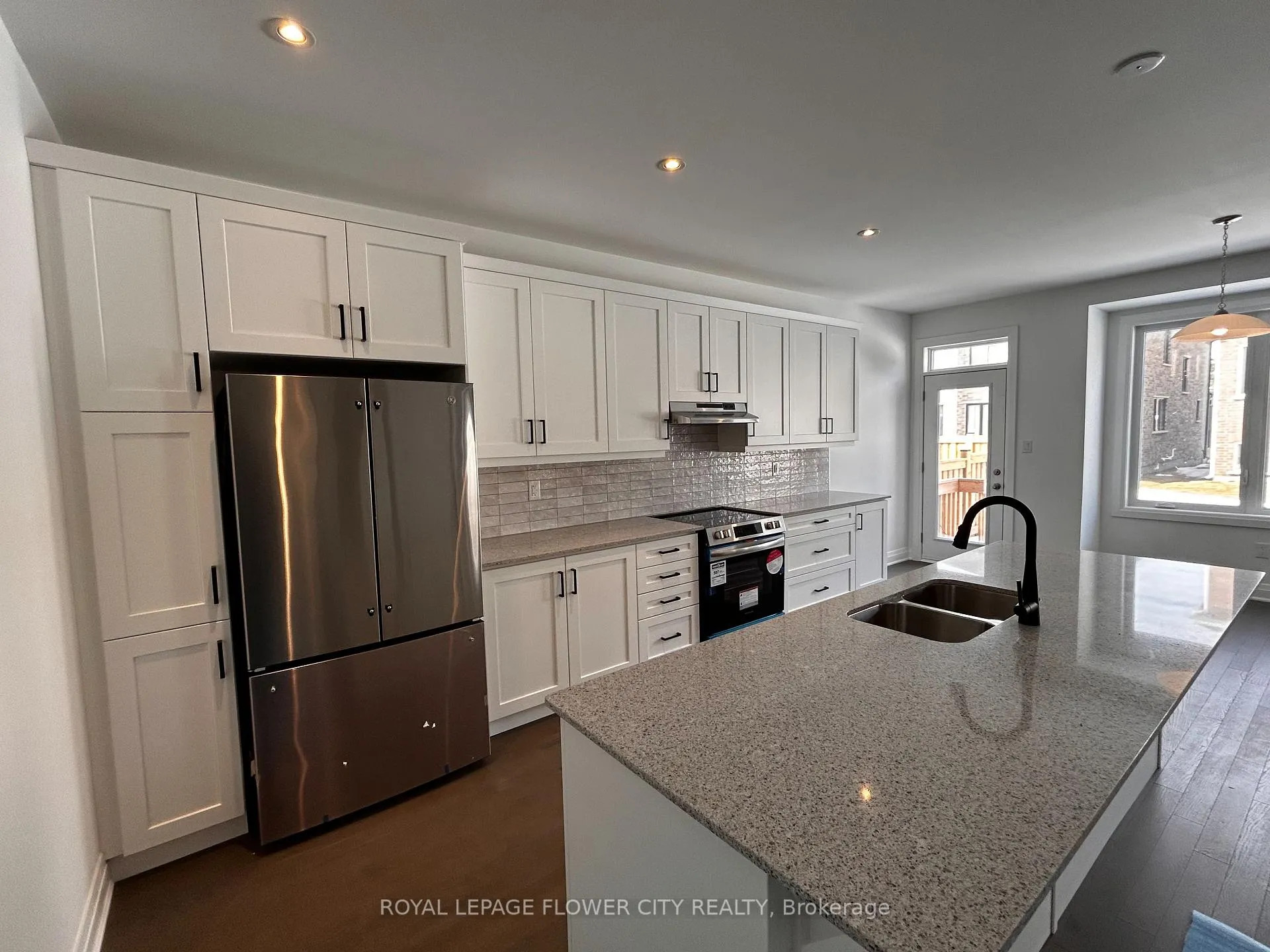 Photo 6 of 674 Mika Street E, Innisfil, Alcona — HOMEH