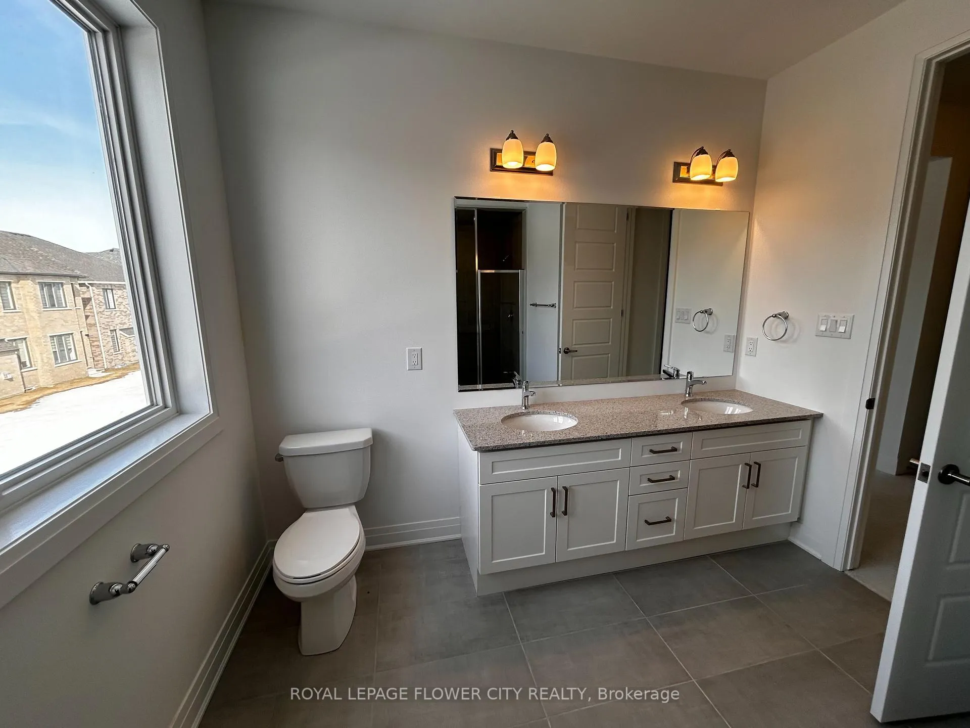 Photo 8 of 674 Mika Street E, Innisfil, Alcona — HOMEH