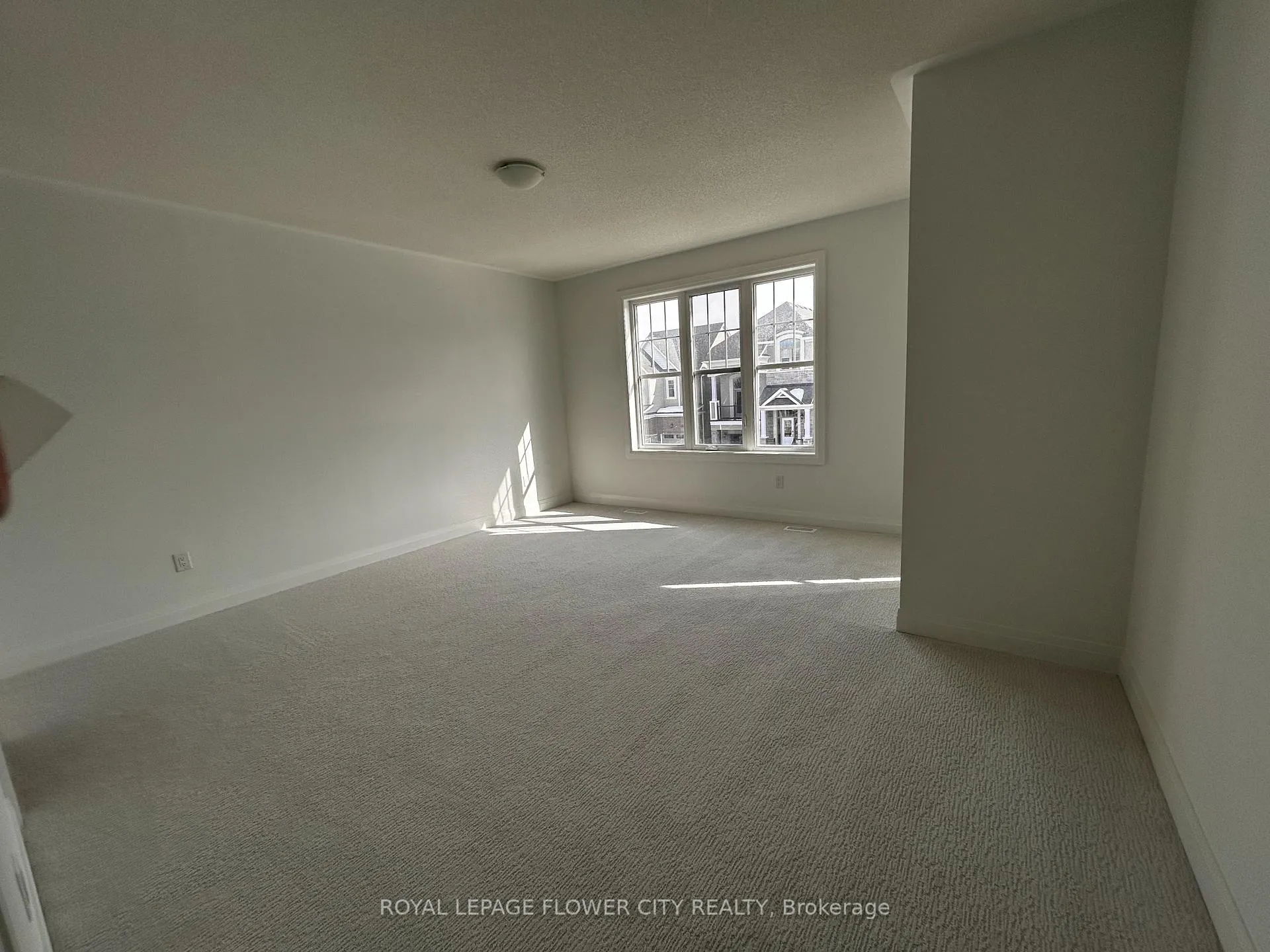 Photo 11 of 674 Mika Street E, Innisfil, Alcona — HOMEH