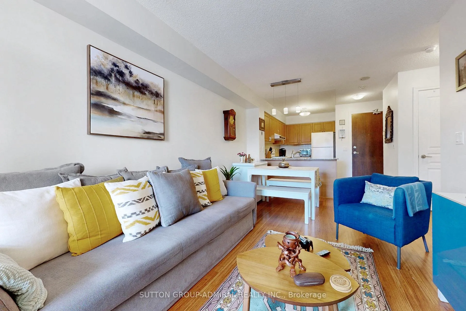 Photo 11 of Unit 406, 7 North Park Road, Vaughan, Beverley Glen — HOMEH