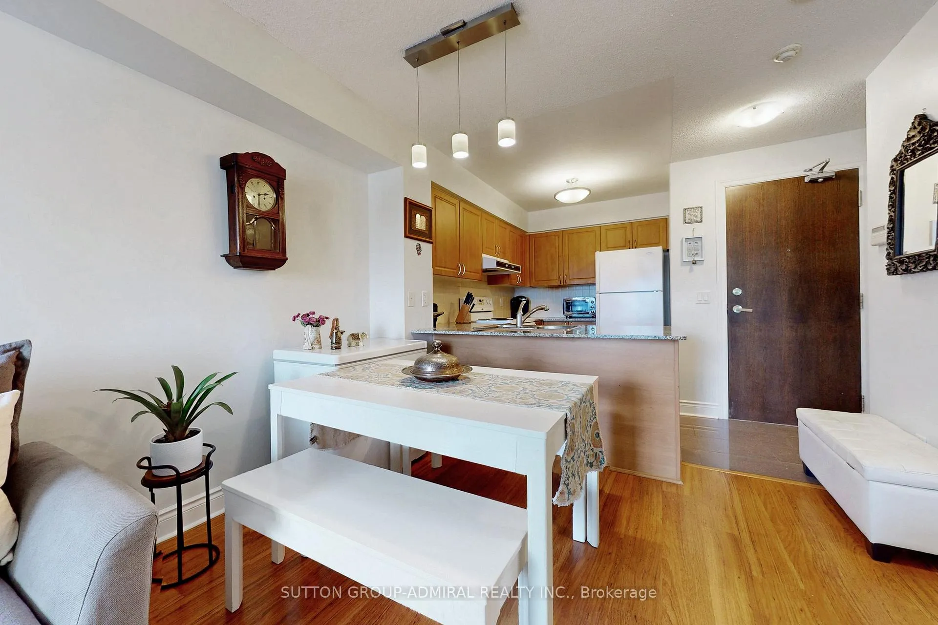Photo 12 of Unit 406, 7 North Park Road, Vaughan, Beverley Glen — HOMEH