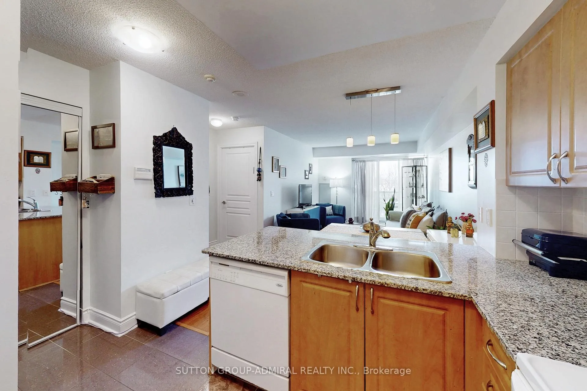 Photo 17 of Unit 406, 7 North Park Road, Vaughan, Beverley Glen — HOMEH