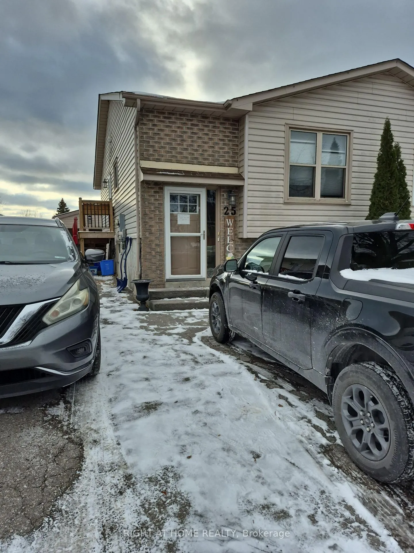 Photo 1 of Unit A, 25 Wellington Avenue, Oshawa, Lakeview — HOMEH
