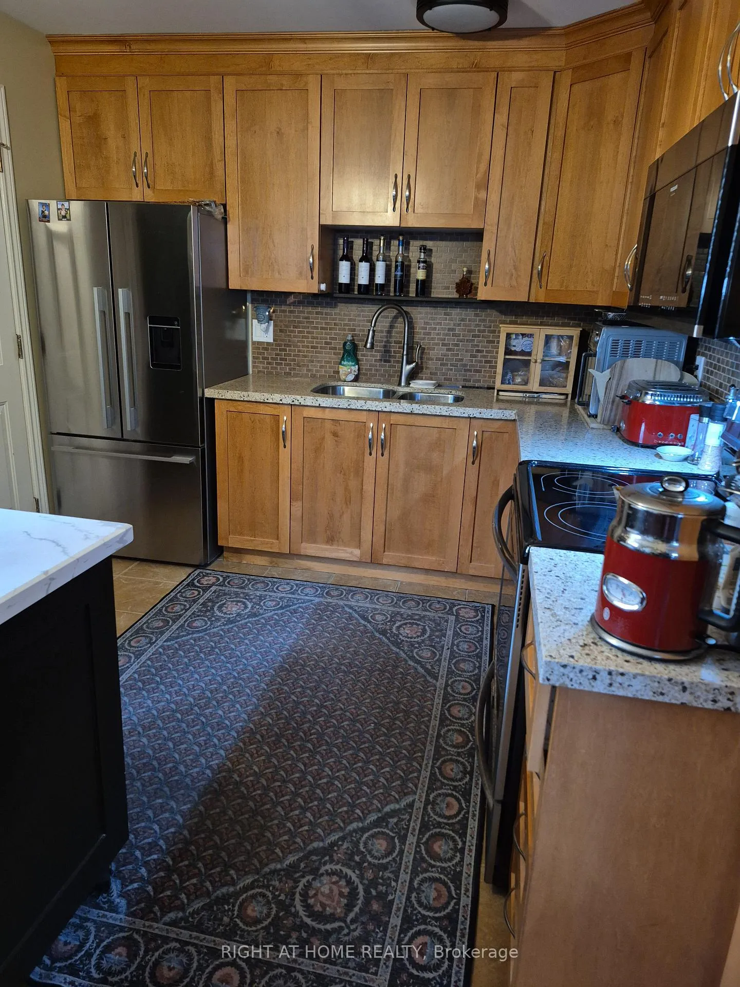 Photo 2 of Unit A, 25 Wellington Avenue, Oshawa, Lakeview — HOMEH