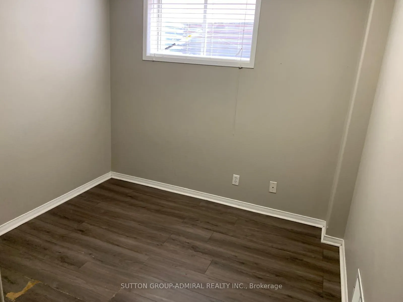 Photo 2 of 45 Sydenham Wells, Barrie, Grove East — HOMEH