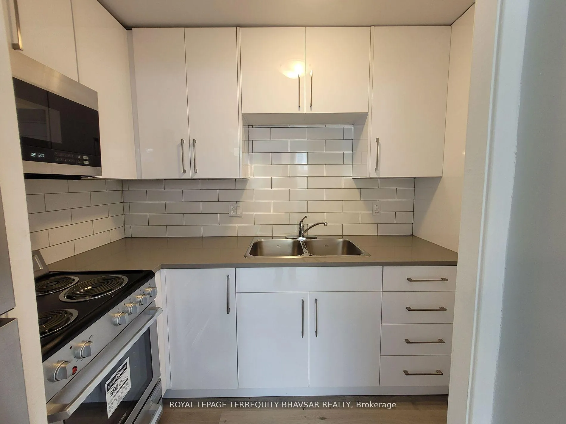 Photo 7 of Unit 2, 521 Park Street, Kitchener — HOMEH