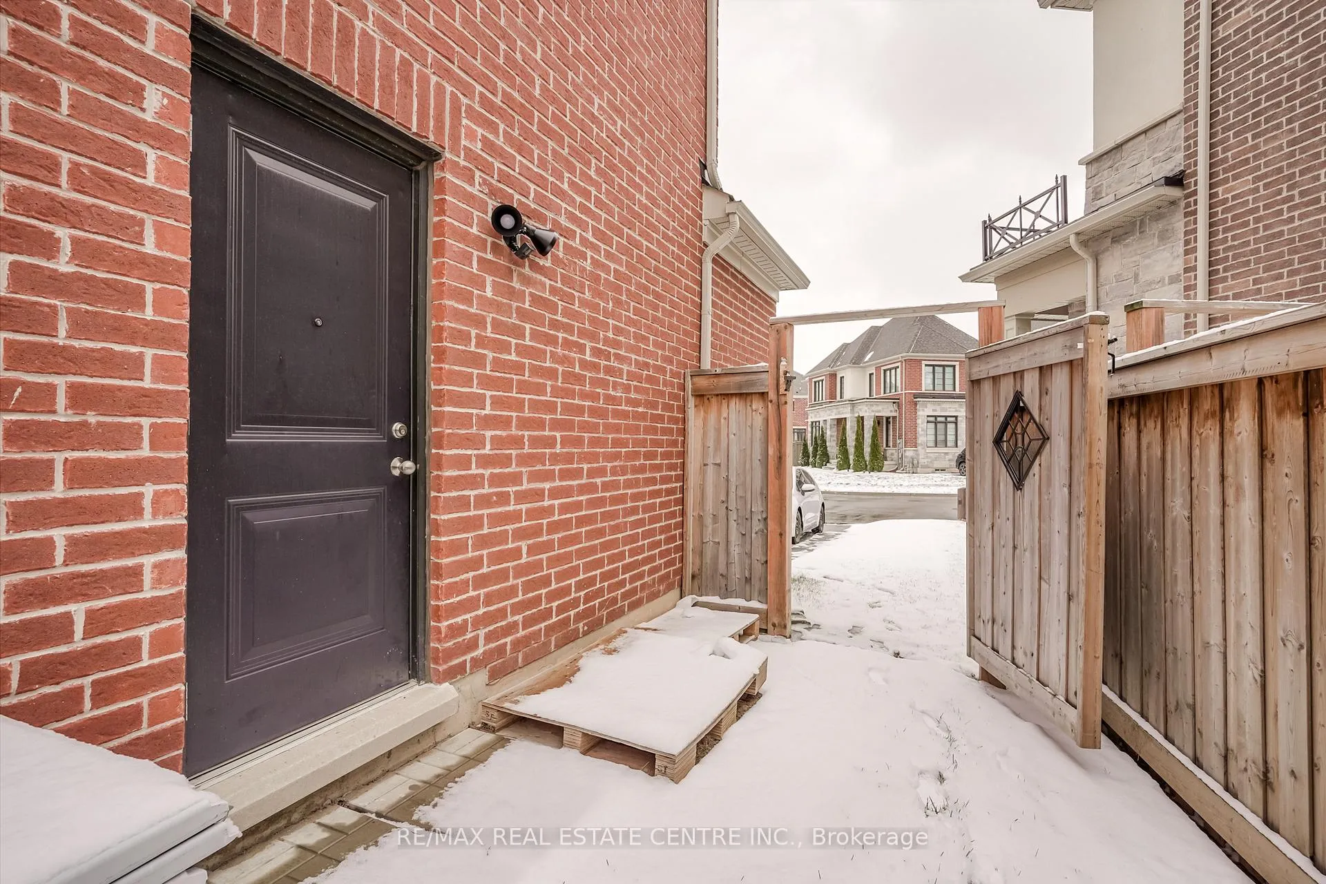 Photo 2 of 431 Ramsey Place, Milton, Ford — HOMEH