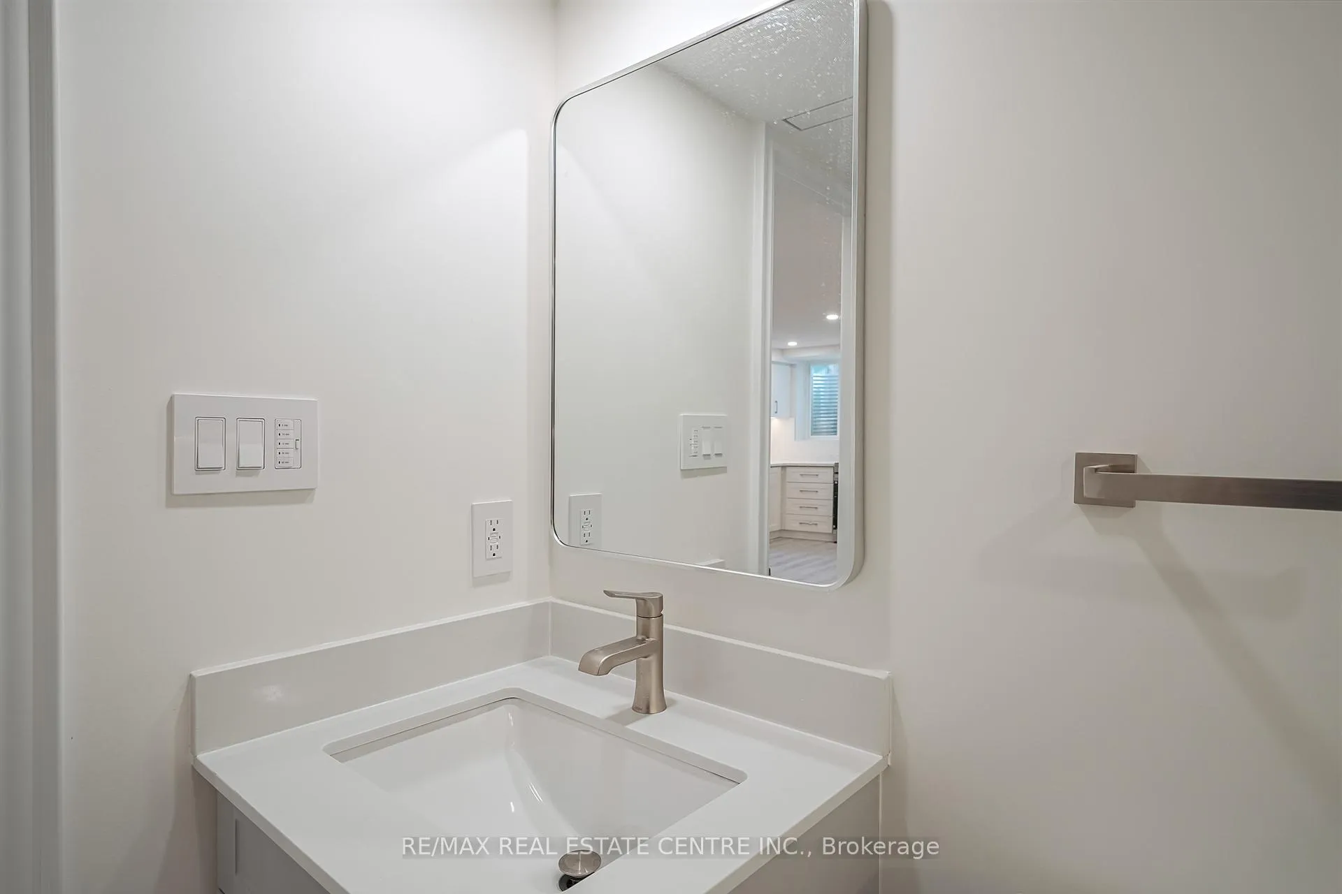 Photo 15 of 431 Ramsey Place, Milton, Ford — HOMEH