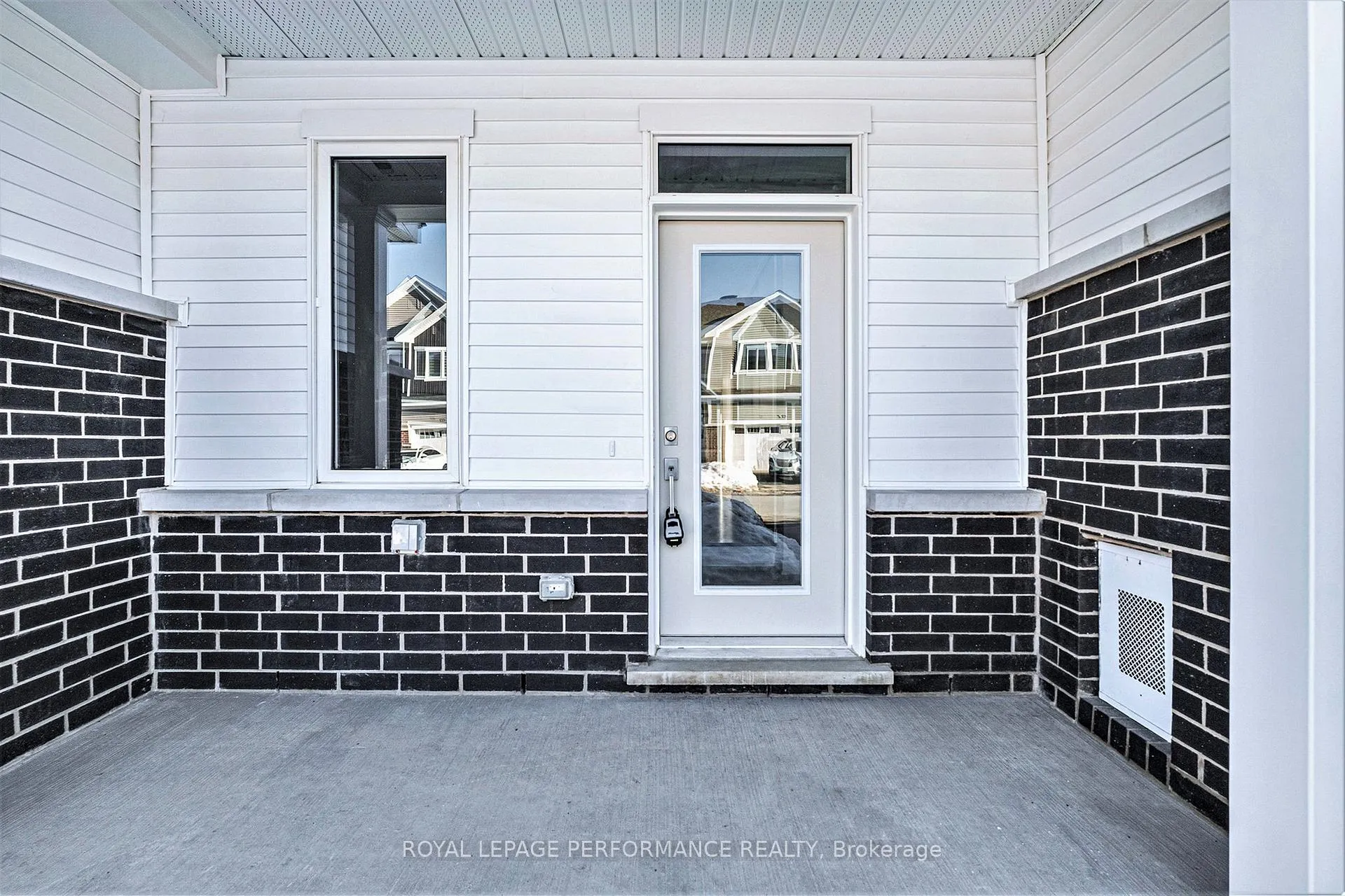 Photo 3 of 416 Epoch Street, Ottawa, Barrhaven - Half Moon Bay — HOMEH