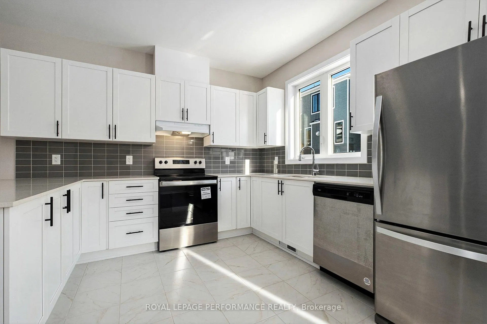 Photo 8 of 416 Epoch Street, Ottawa, Barrhaven - Half Moon Bay — HOMEH