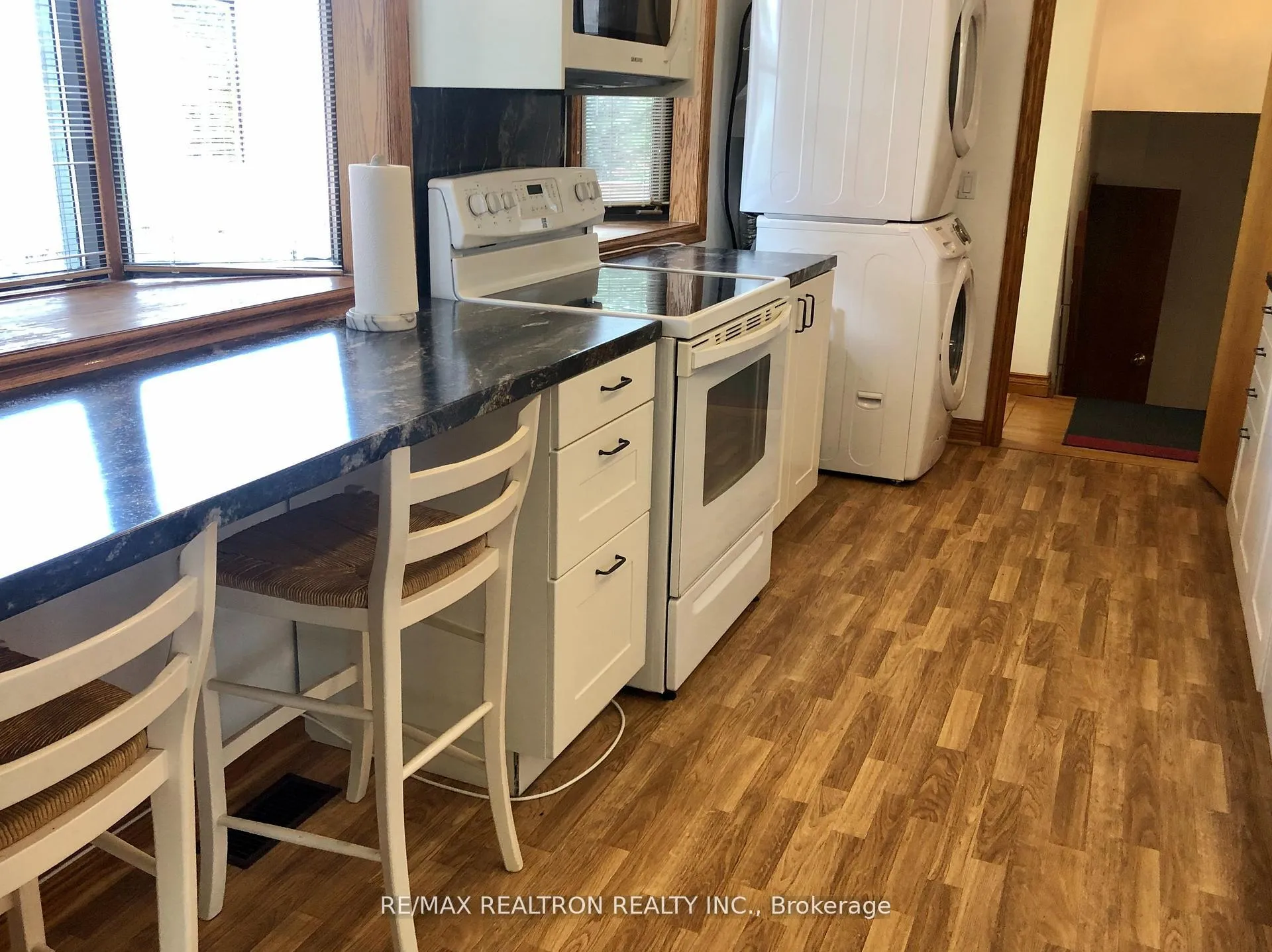 Photo 2 of 39 Spruce Avenue, Richmond Hill, South Richvale — HOMEH