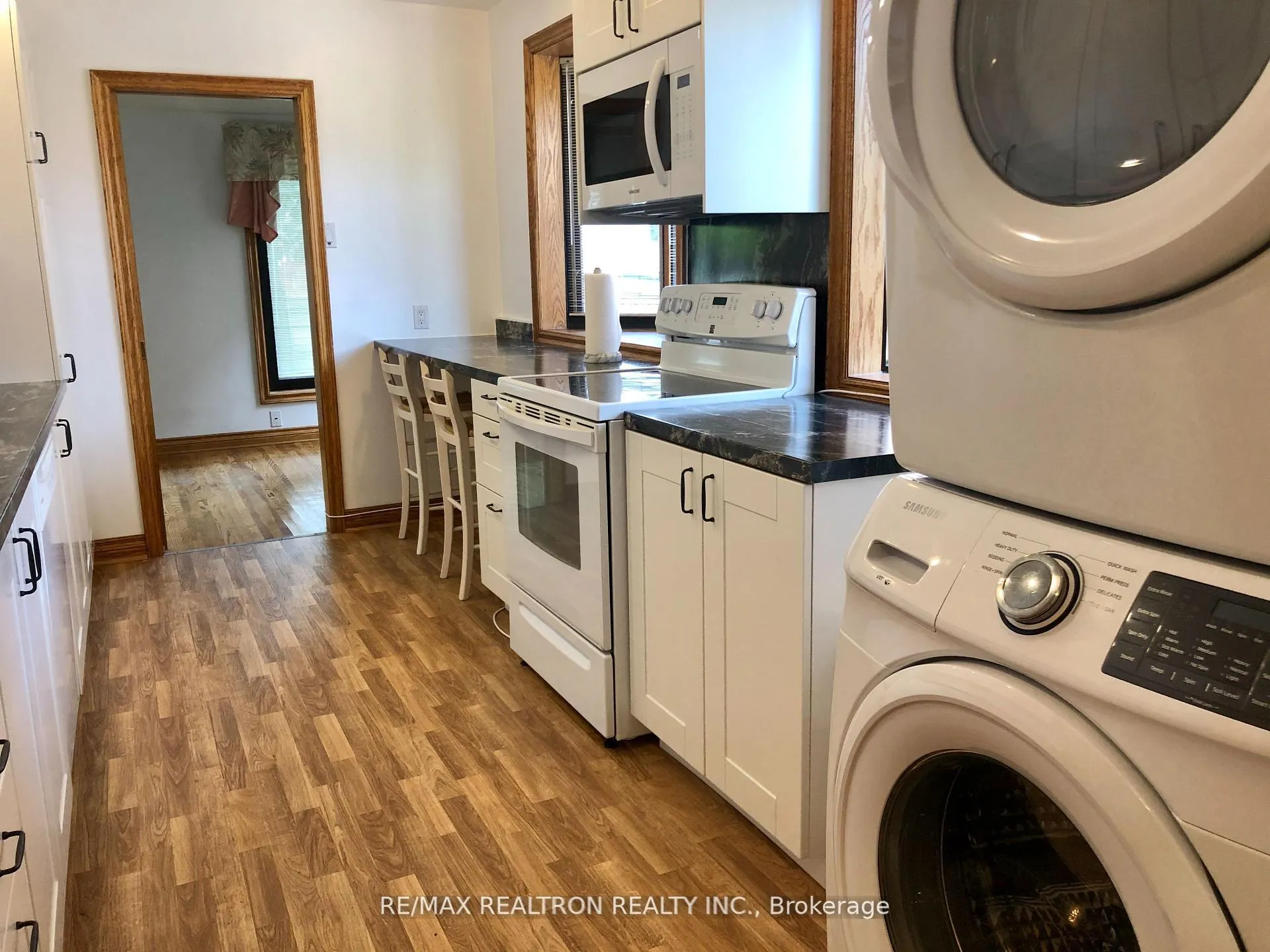 Photo 4 of 39 Spruce Avenue, Richmond Hill, South Richvale — HOMEH