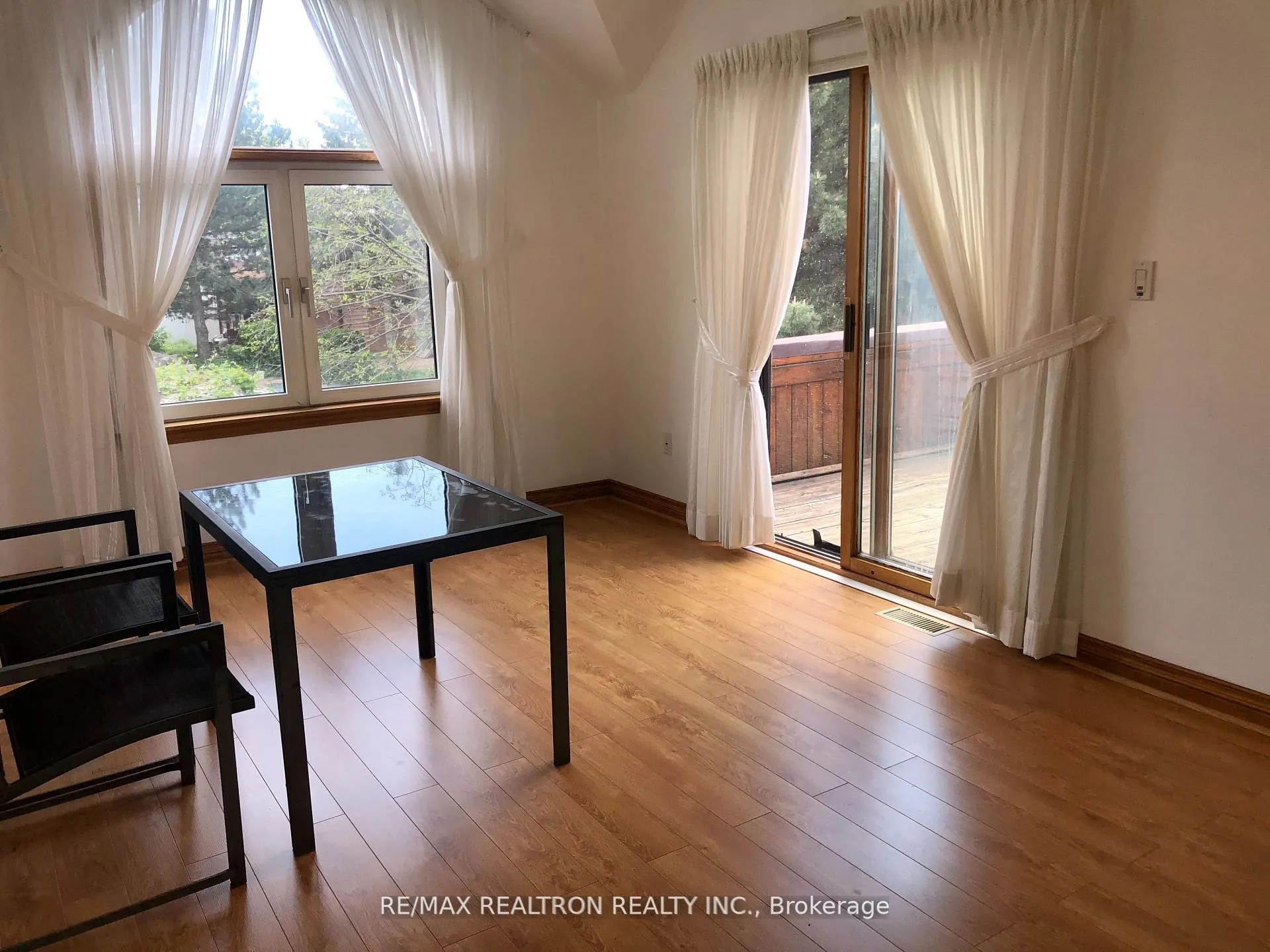 Photo 12 of 39 Spruce Avenue, Richmond Hill, South Richvale — HOMEH