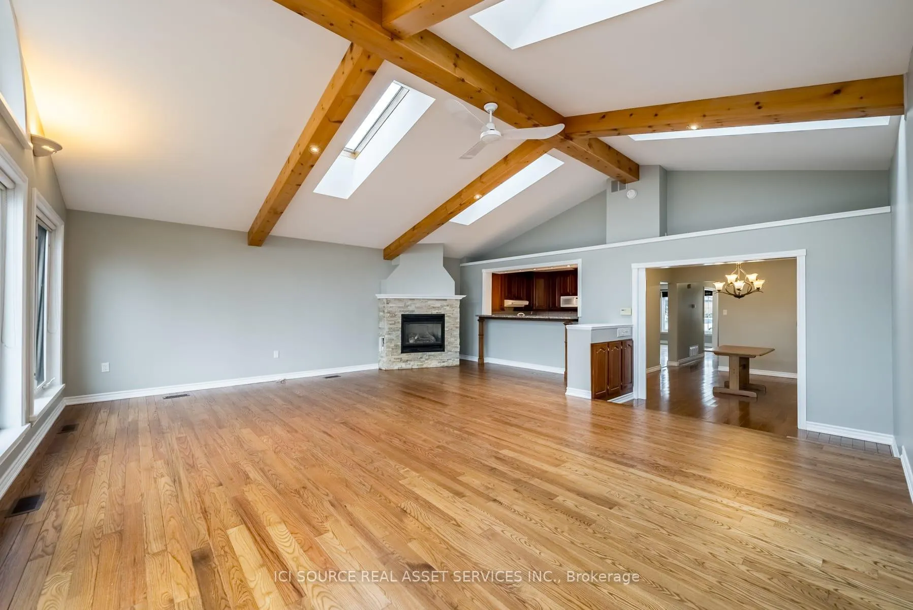 Photo 3 of Unit Upper, 152 Michael Boulevard, Whitby, Lynde Creek — HOMEH
